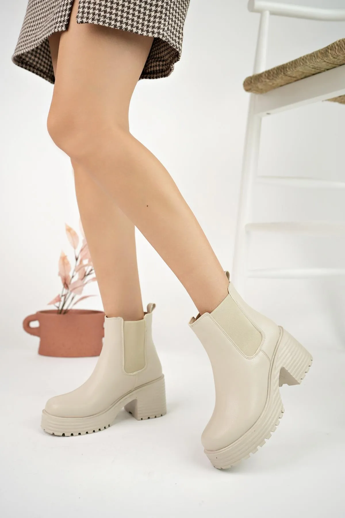 MUGGO  Macha-Damenstiefel mit garantiert dicker Sohle und Plateauabsatz