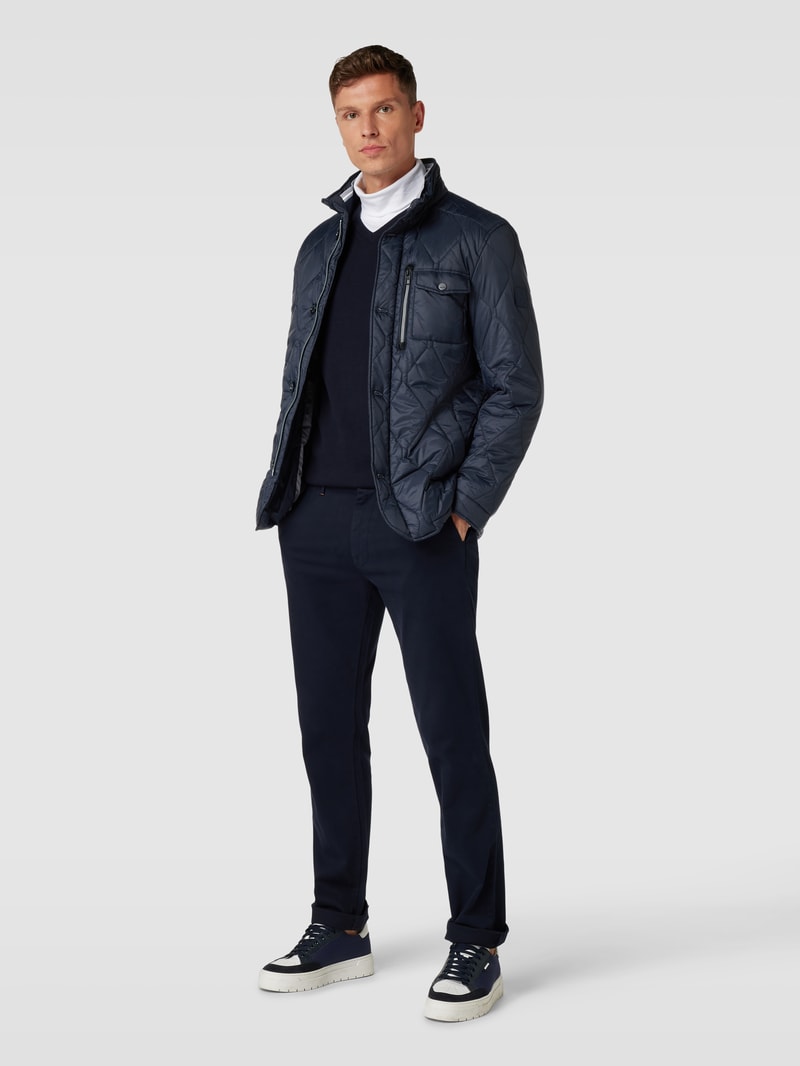 Steppjacke mit Knopfverschluss in marineblau