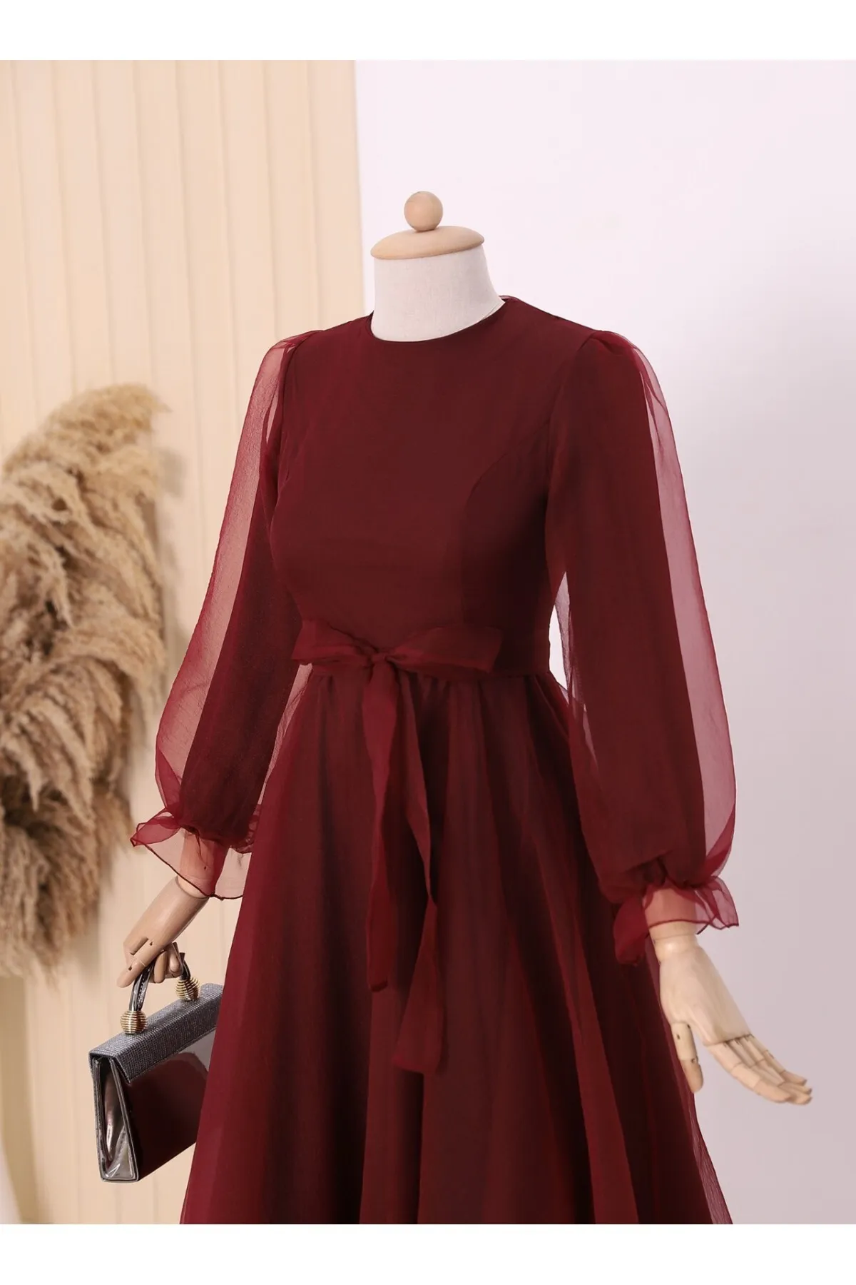 Modamorfo  Abendkleid aus Tüll mit Gürtel, Puffärmeln und Rock