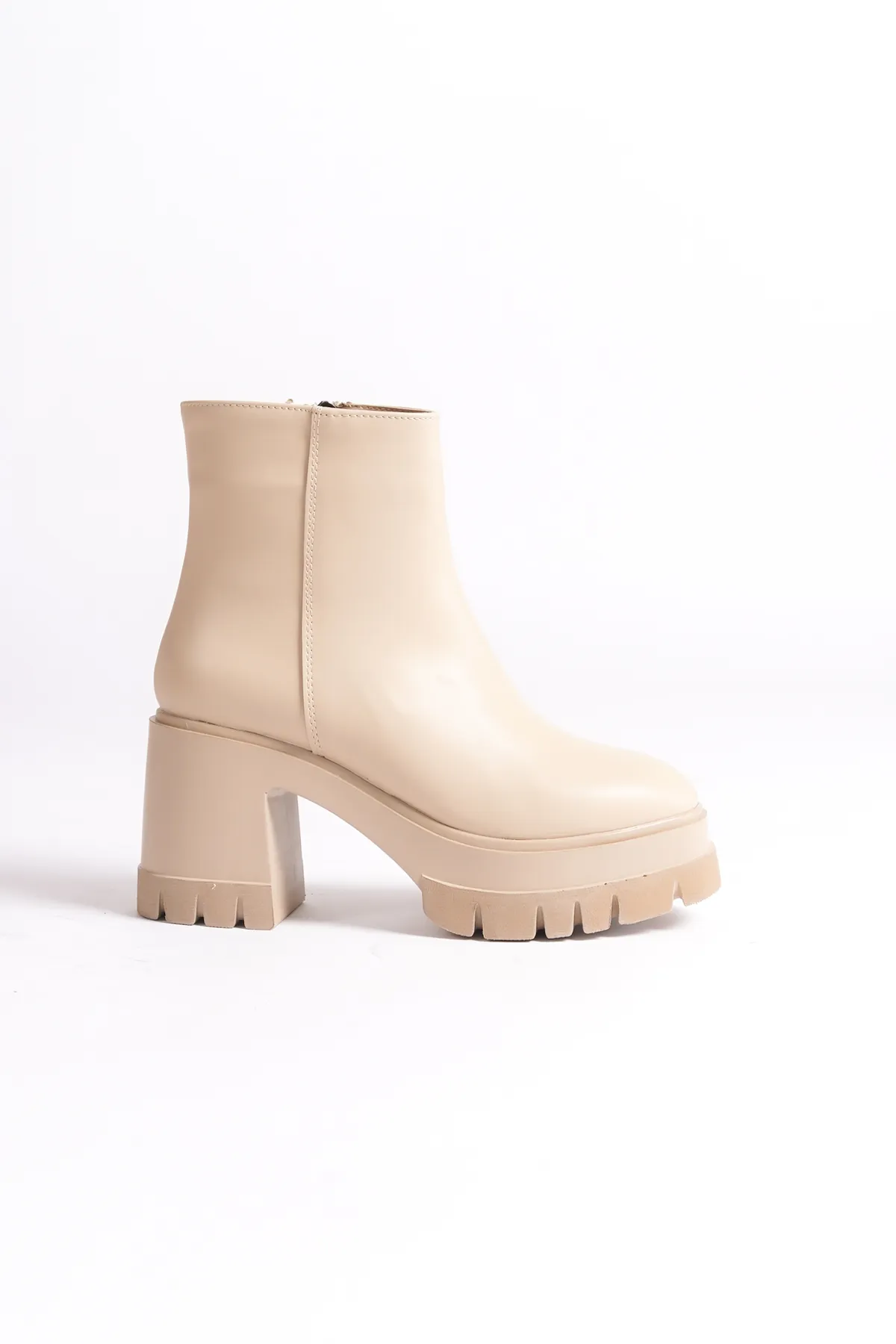 Capone Outfitters  Damenstiefel mit runder Spitze und seitlichem Reißverschluss und mittelhohem Absatz