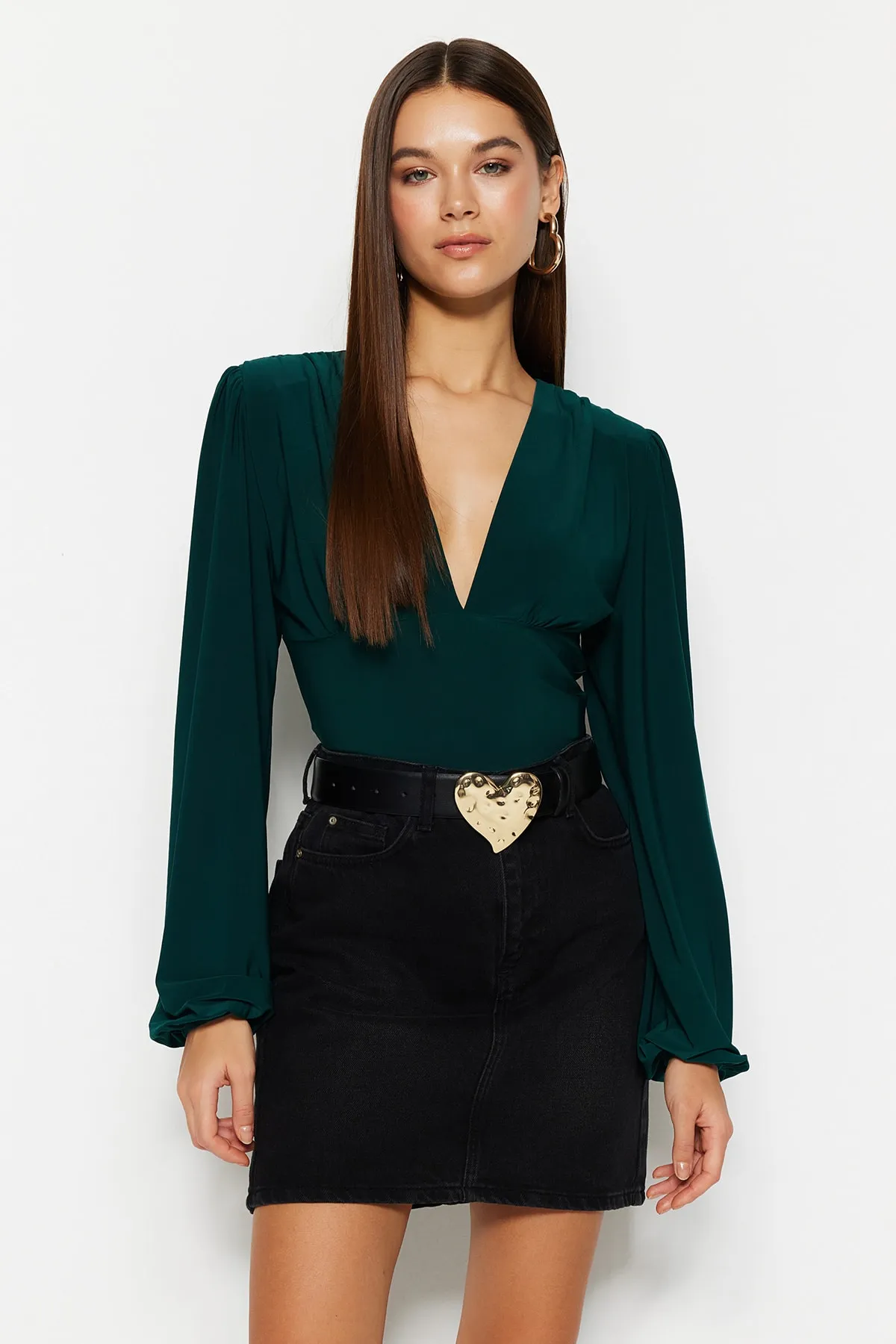 Trendyol Collection  Smaragdgrüner, taillierter/taillierter Stretch-Strickbody mit Ballonärmeln und V-Ausschnitt TWOSS23BD00030
