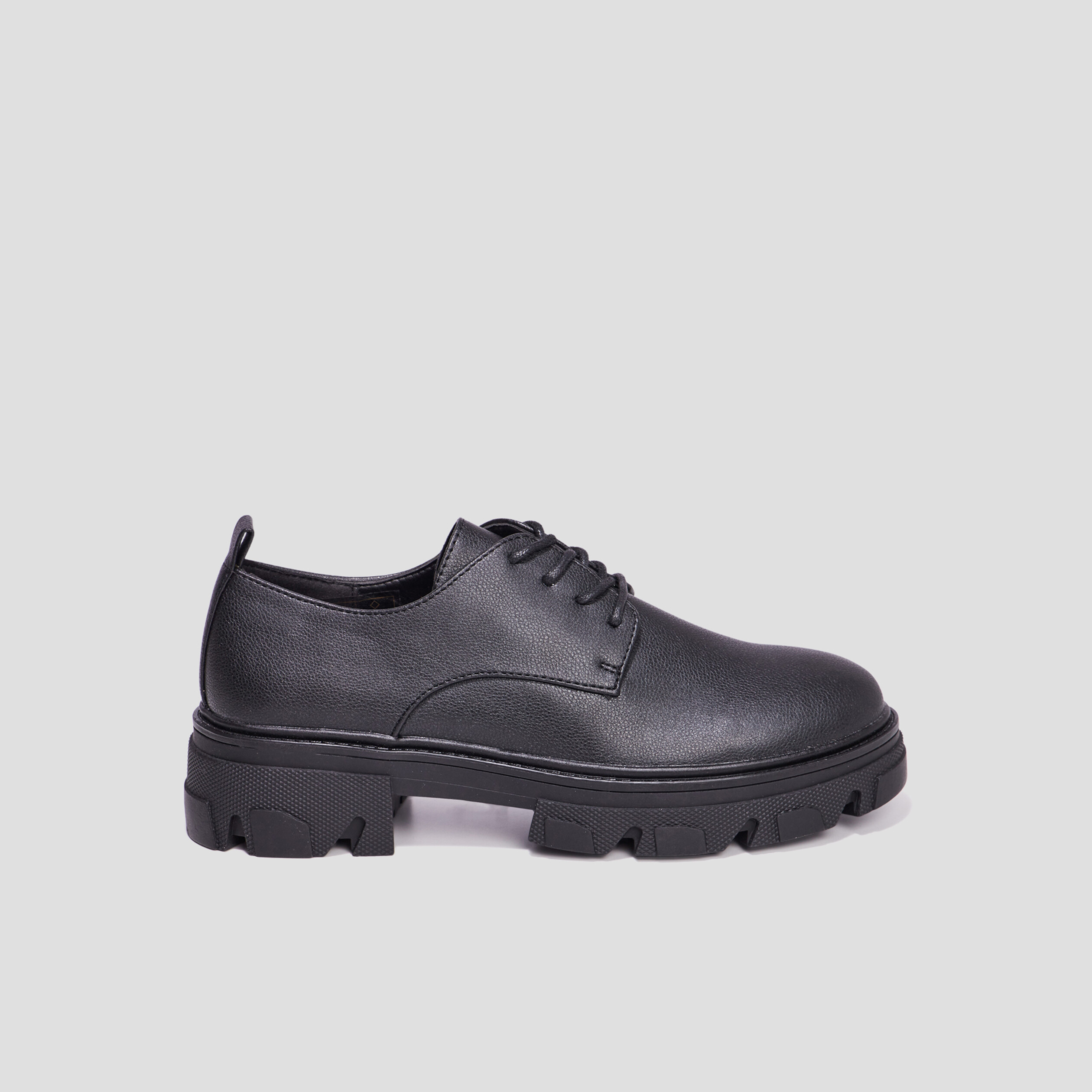 Derbies grosses semelles Liberto noir femme | La Halle