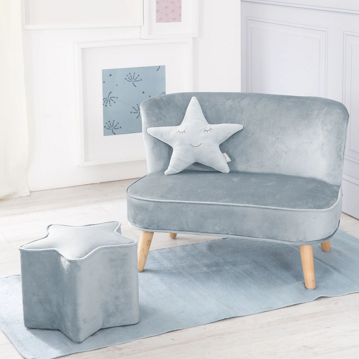 Bundle Lil Sofa - 1x Kindersofa mittel, 1x Kinderhocker und 1x Dekokissen in Sternenform hellblau/sky