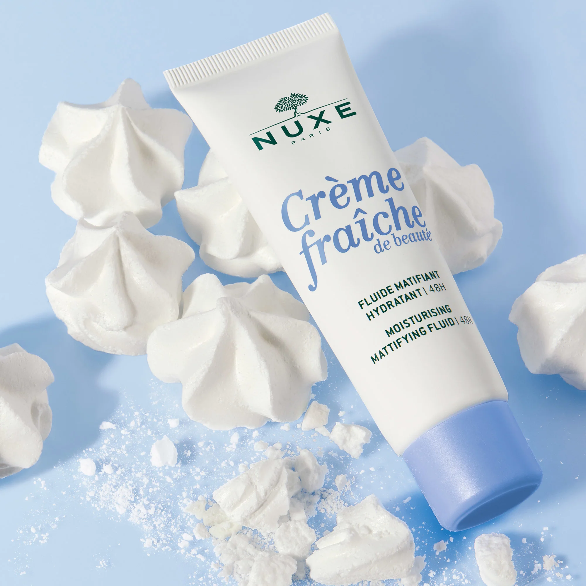 Crème Fraîche de Beaute 48 timer fuktighetsgivende mattende væske - fuktighetsgivende dagkrem