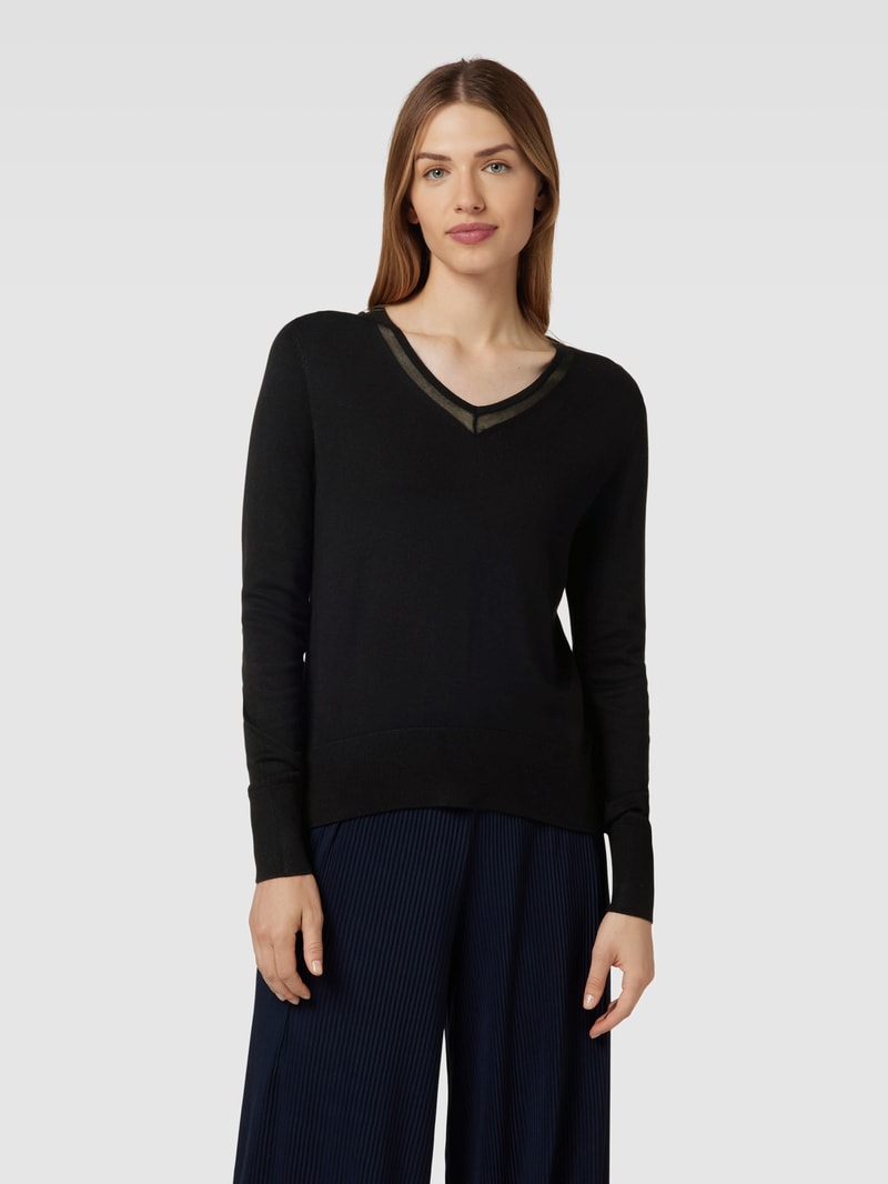 Strickpullover mit V-Ausschnitt in schwarz