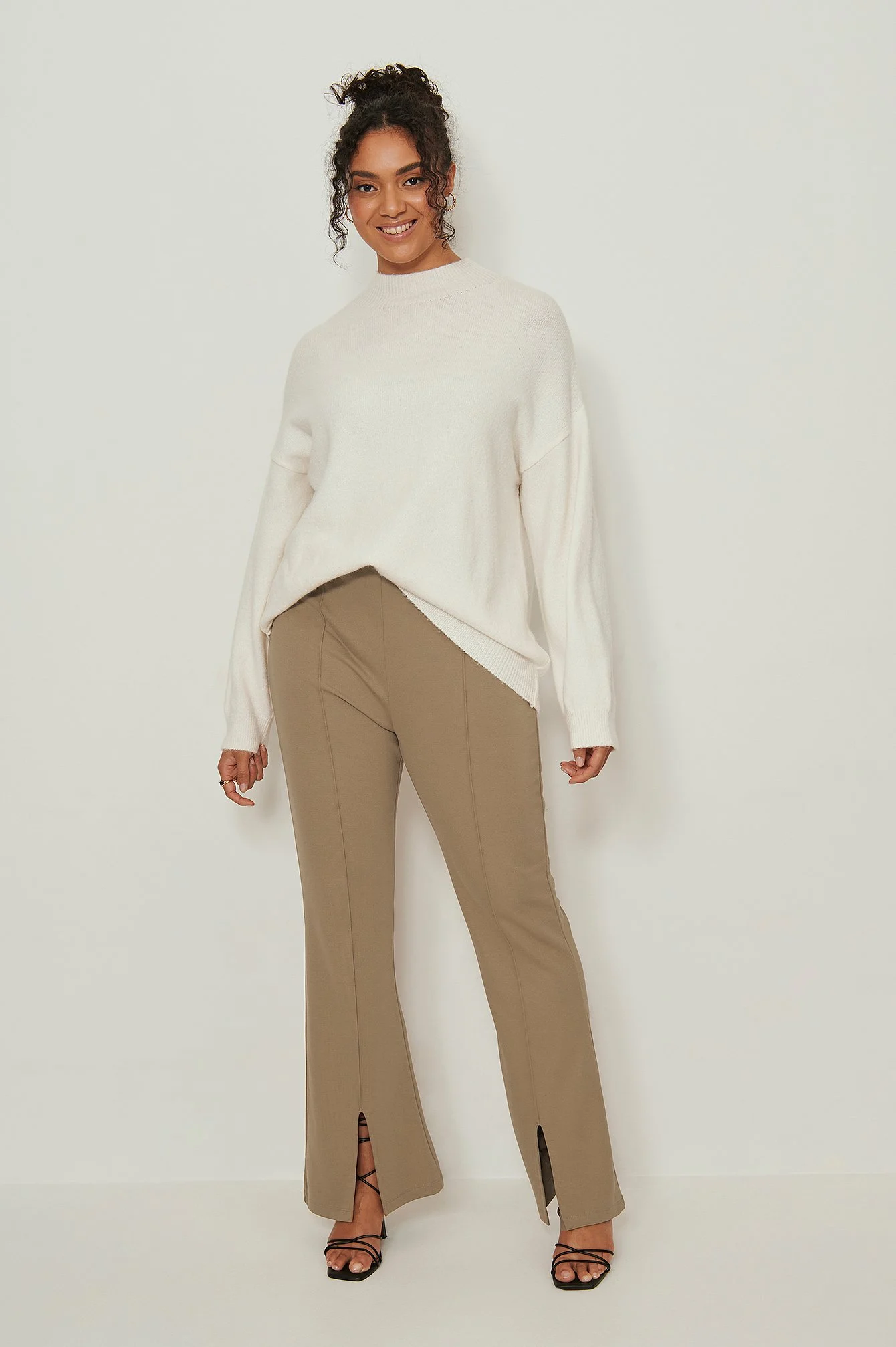 Hose mit Schlitz-Detail