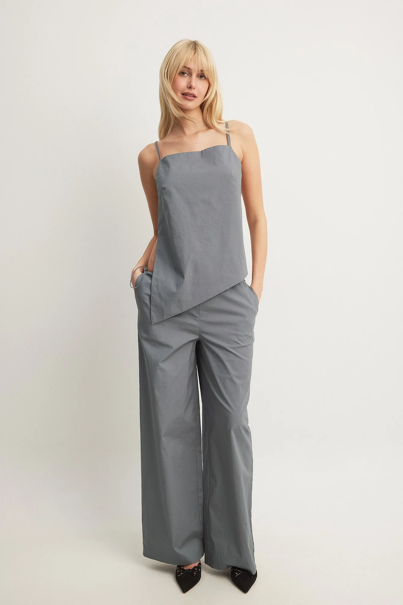 Hose mit Kordelzug an der Taille