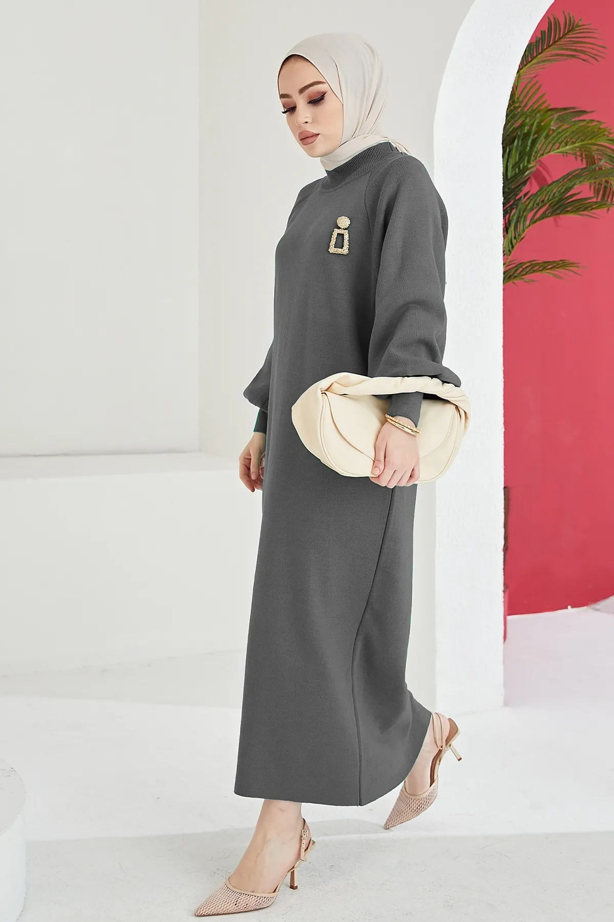 InStyle  Mina Strickkleid mit Ballonärmeln – Anthrazit