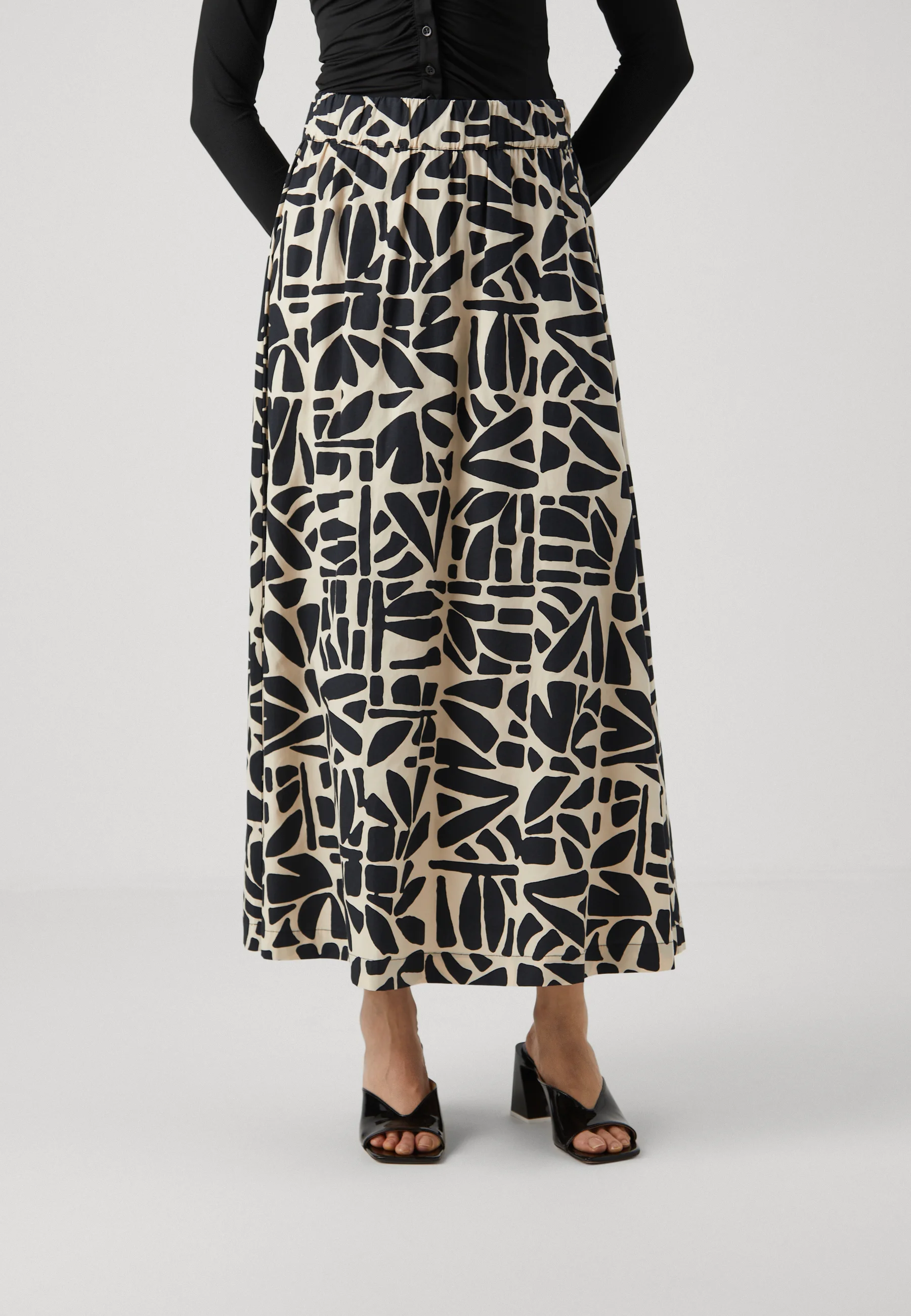 ONLY Tall ONLTOMIA BERRY FALDA LARGA CON ESTAMPADO - Falda plisada