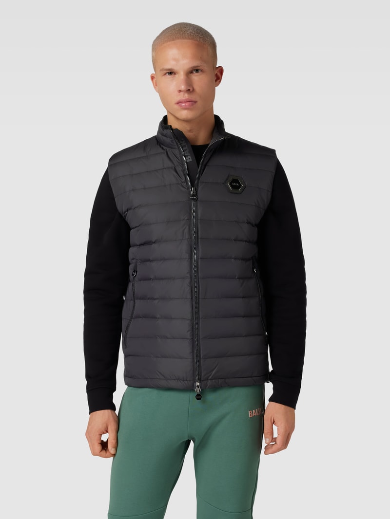 Steppweste mit Label-Patch in schwarz