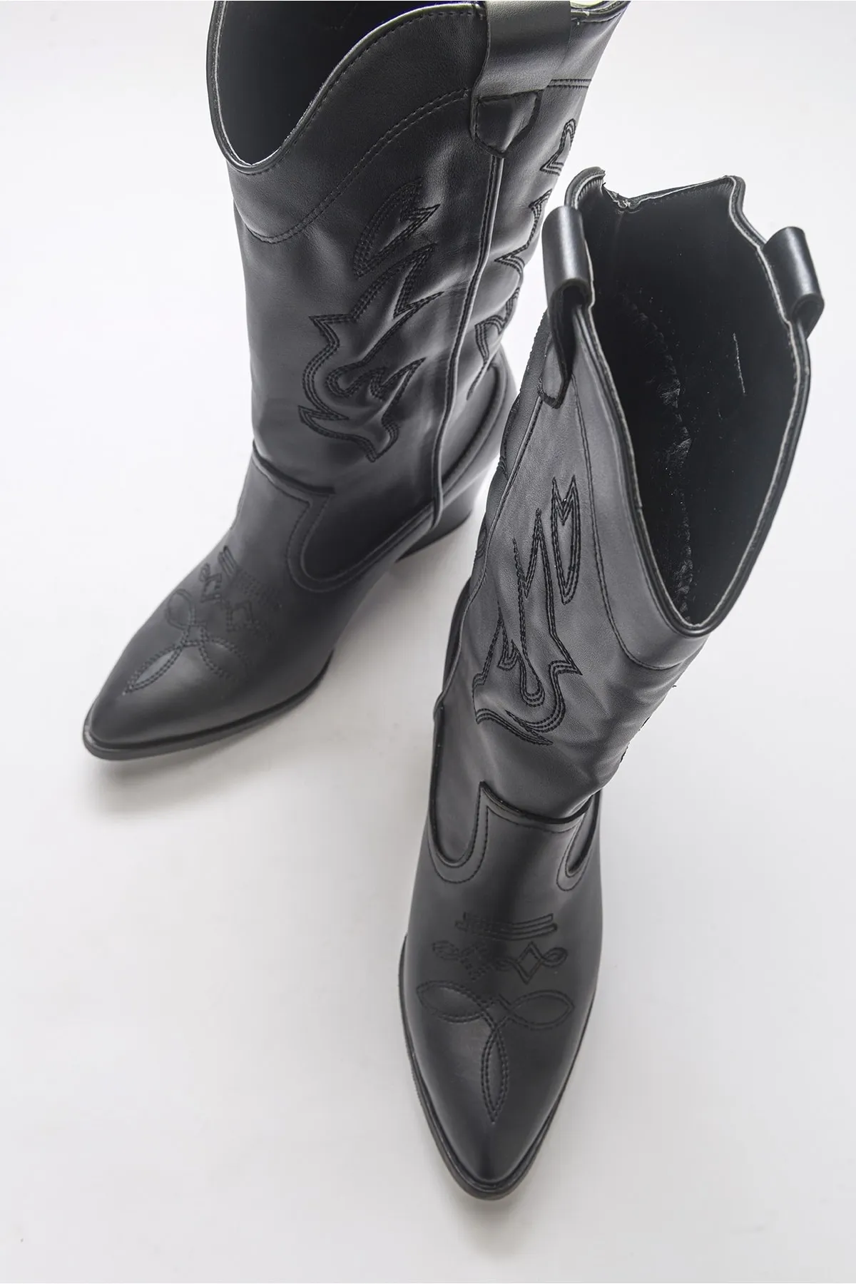LuviShoes  Roddy Black Skin Damenstiefel