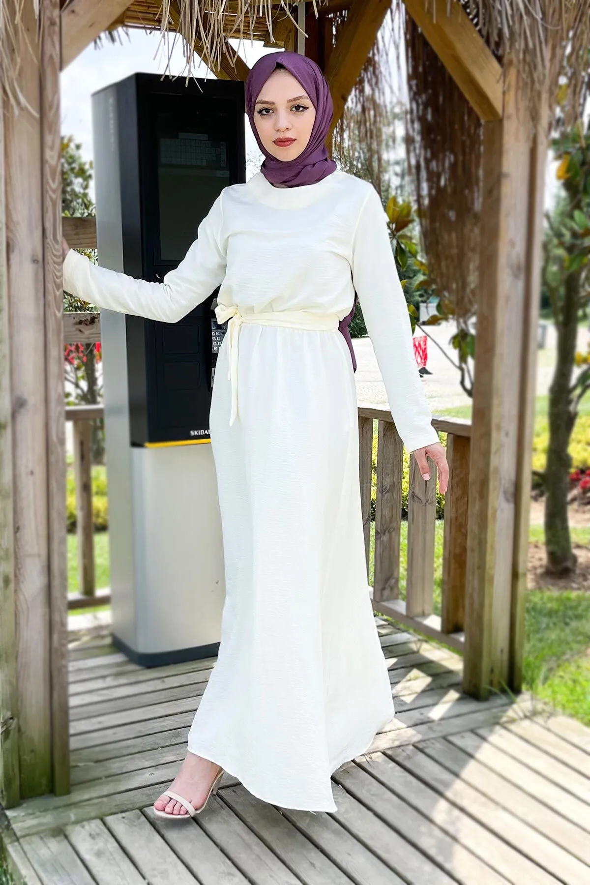 Tesettür Dünyası  Ayrobin Kleid Tsd220540 Beige