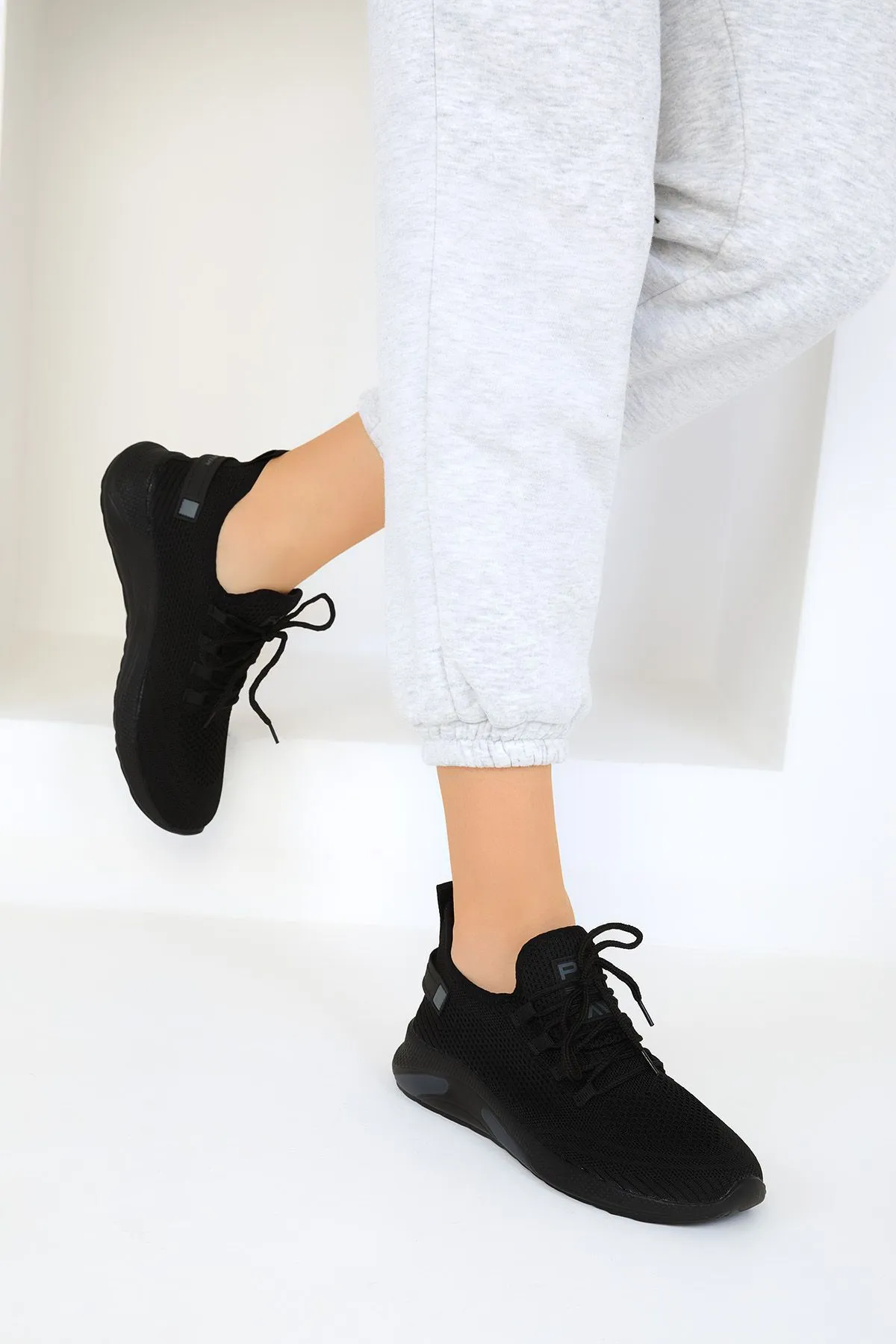 SOHO  Schwarz-Schwarze Damen Sneakers 16884