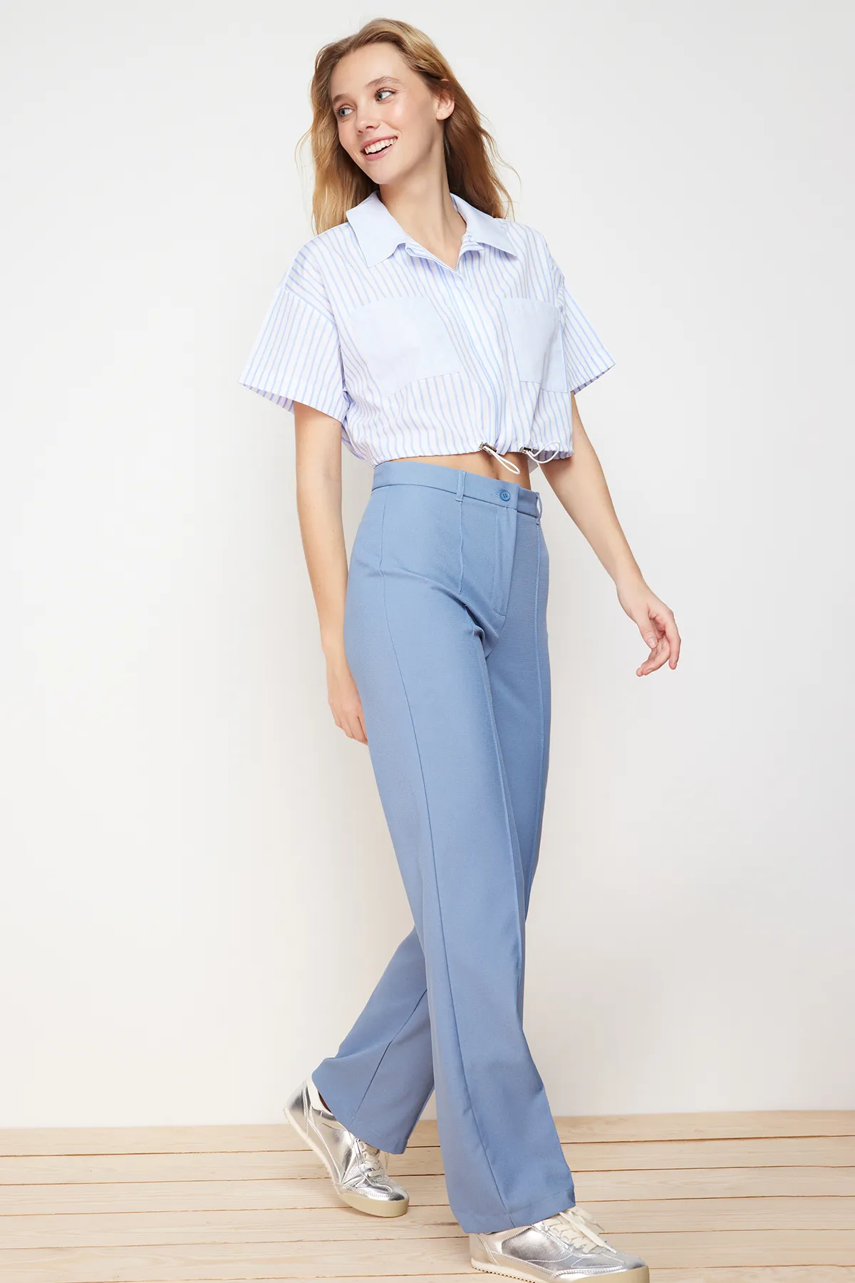 Trendyol Collection  Indigoblaue, gerade/gerade geschnittene, hoch taillierte, gerippte Webhose TWOSS21PL0093