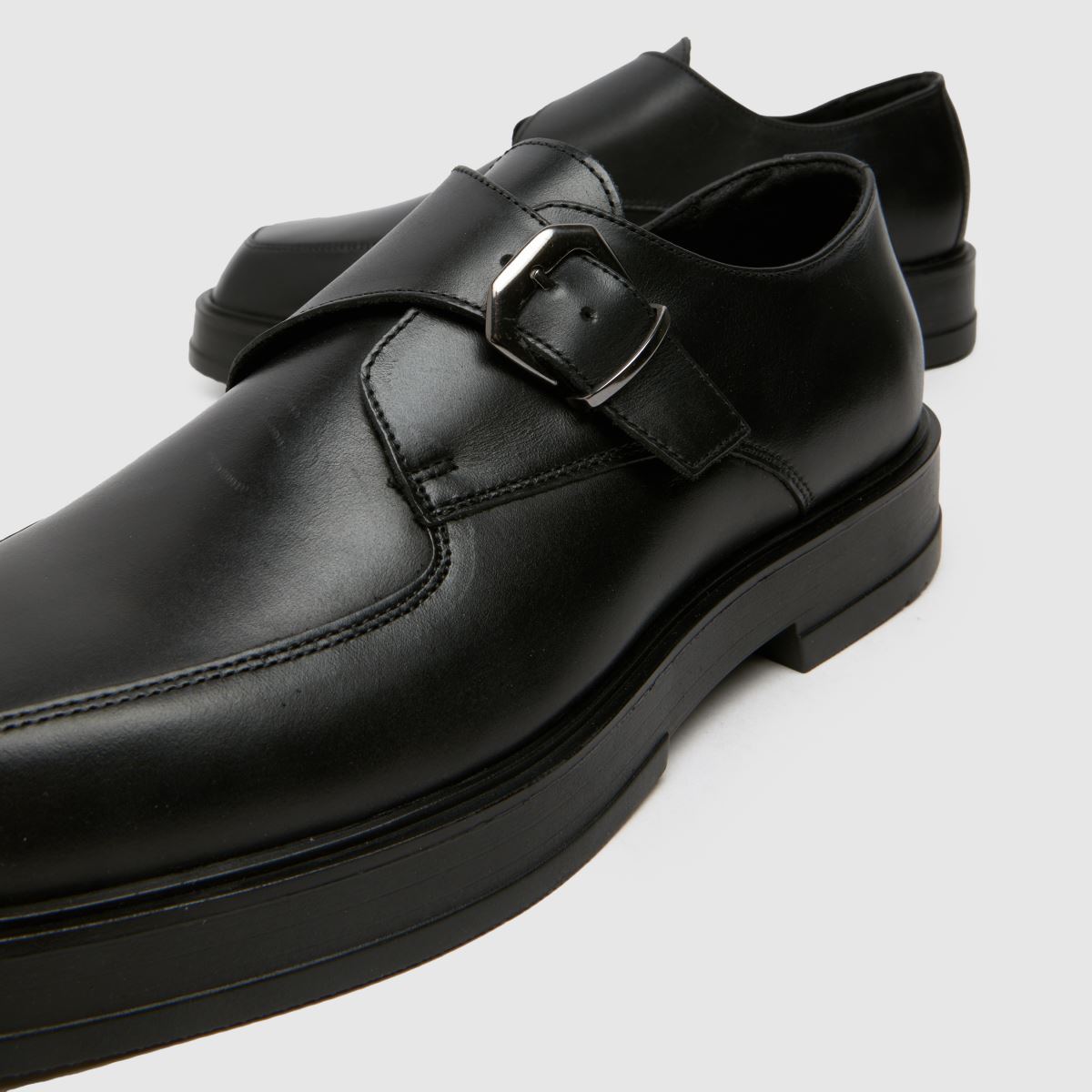 Usnjeni čevlji Schuh Rocco v črni barvi