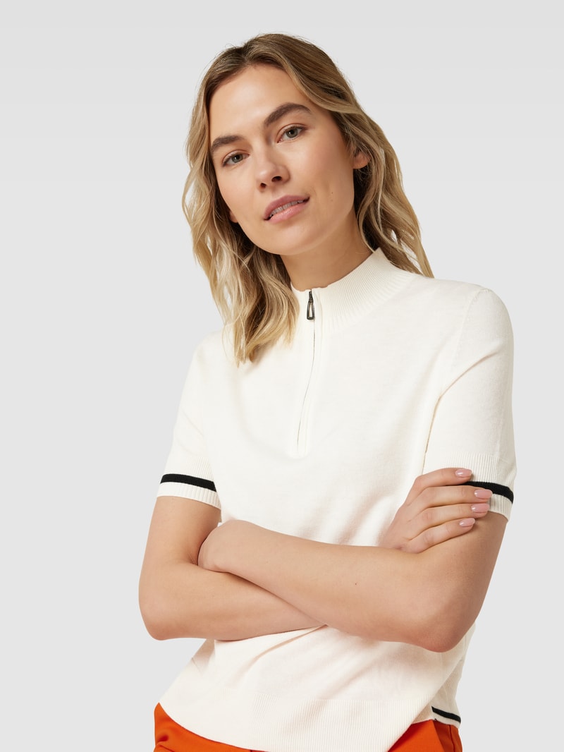 Strickshirt mit Kontraststreifen in offwhite