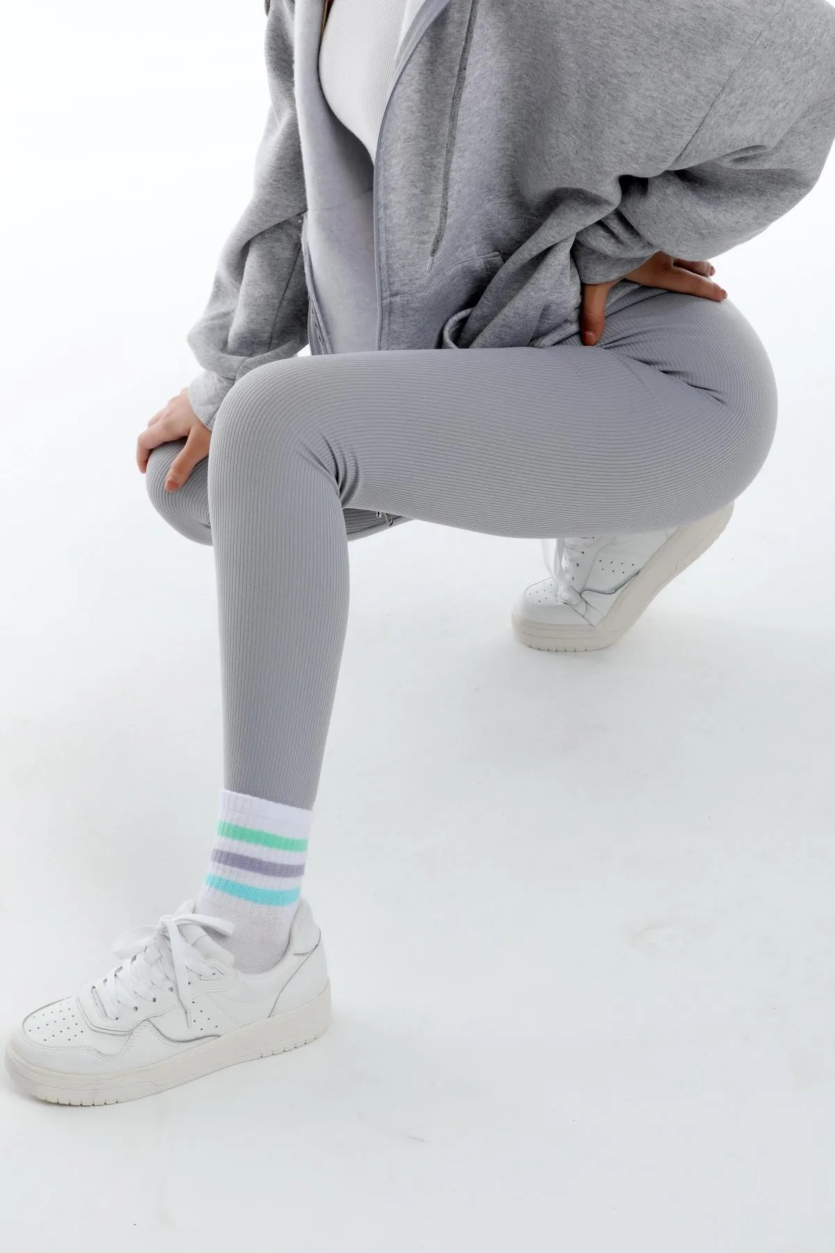 Domoda  Hellgraue, gerippte, elastische Strickstrumpfhose mit hoher Taille und Interlock-Taille