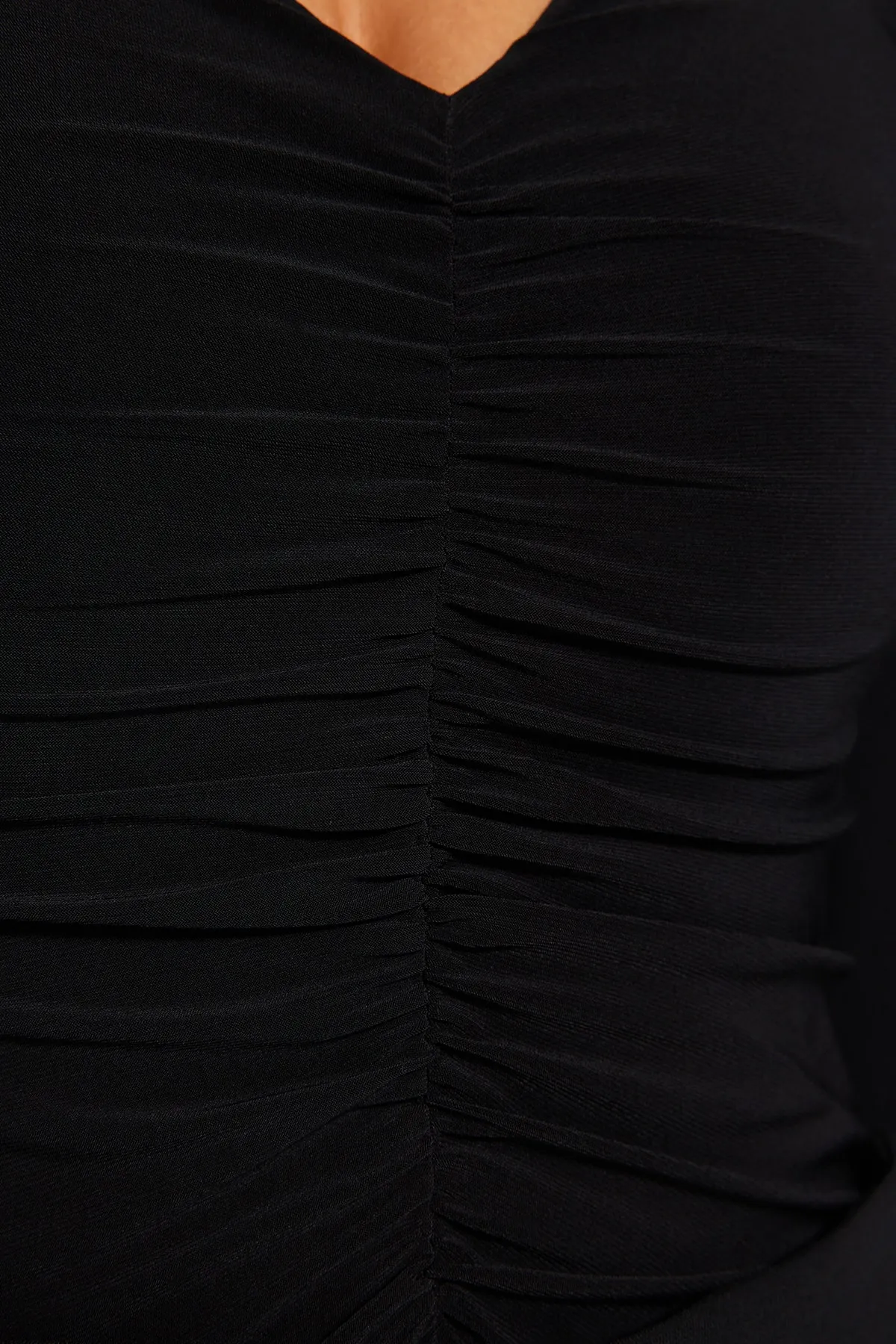 Trendyol Collection  Schwarzer Strickbody mit Cut-Outs/Fensterdetail TPRAW24BD00000