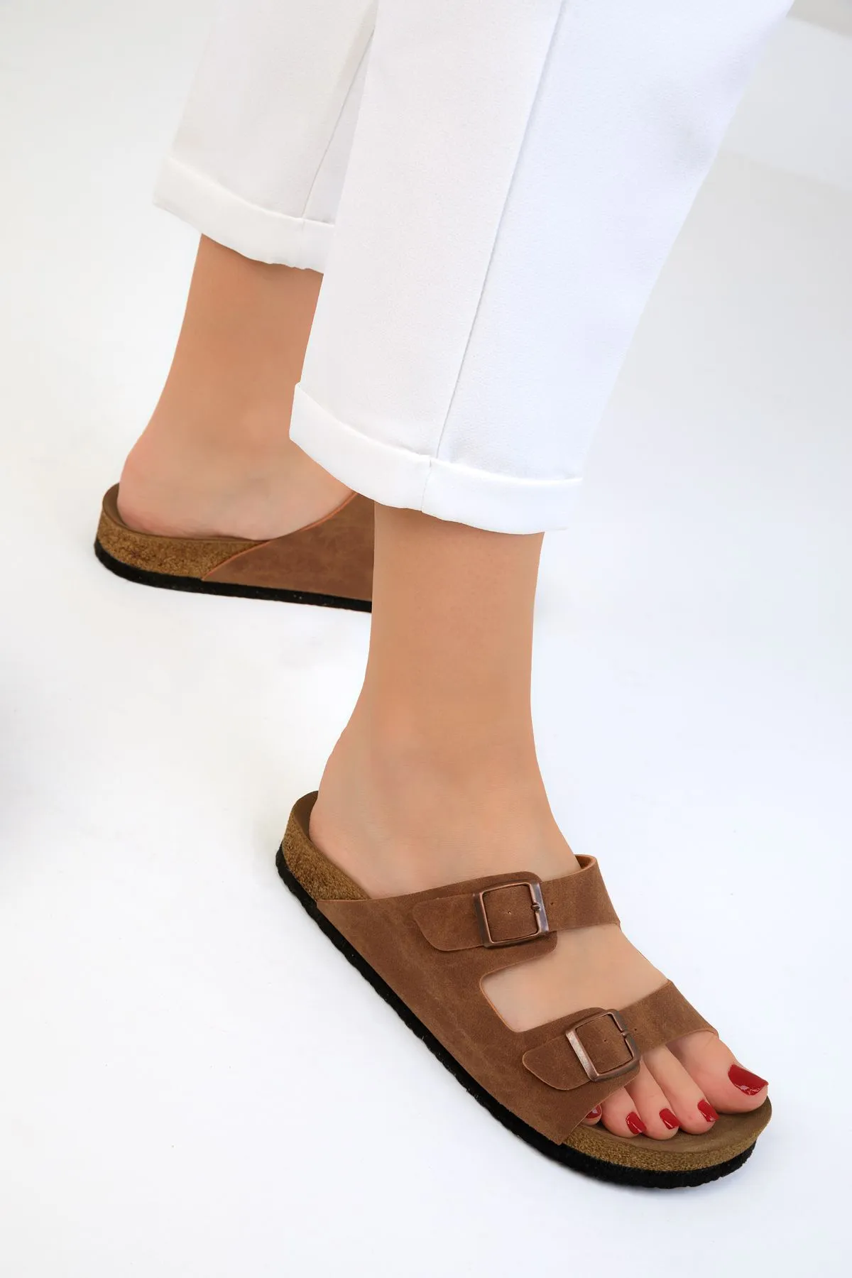 SOHO  Hellbraune Damen-Hausschuhe 17266