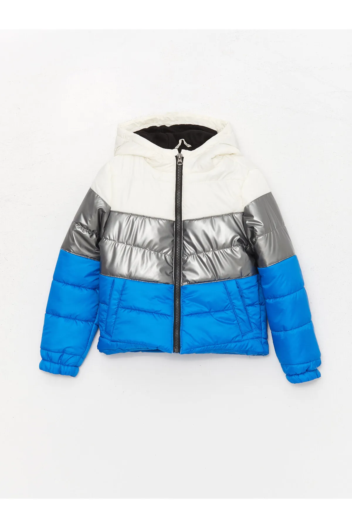LC Waikiki  Jungen-Puffermantel mit Kapuze und Farbblockdesign