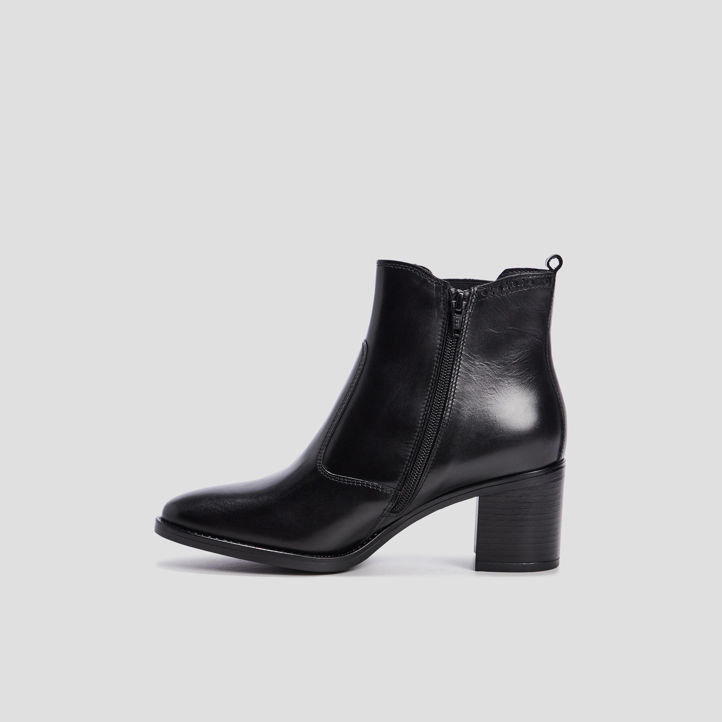 Bottines cuir chelsea perforées noir femme | La Halle