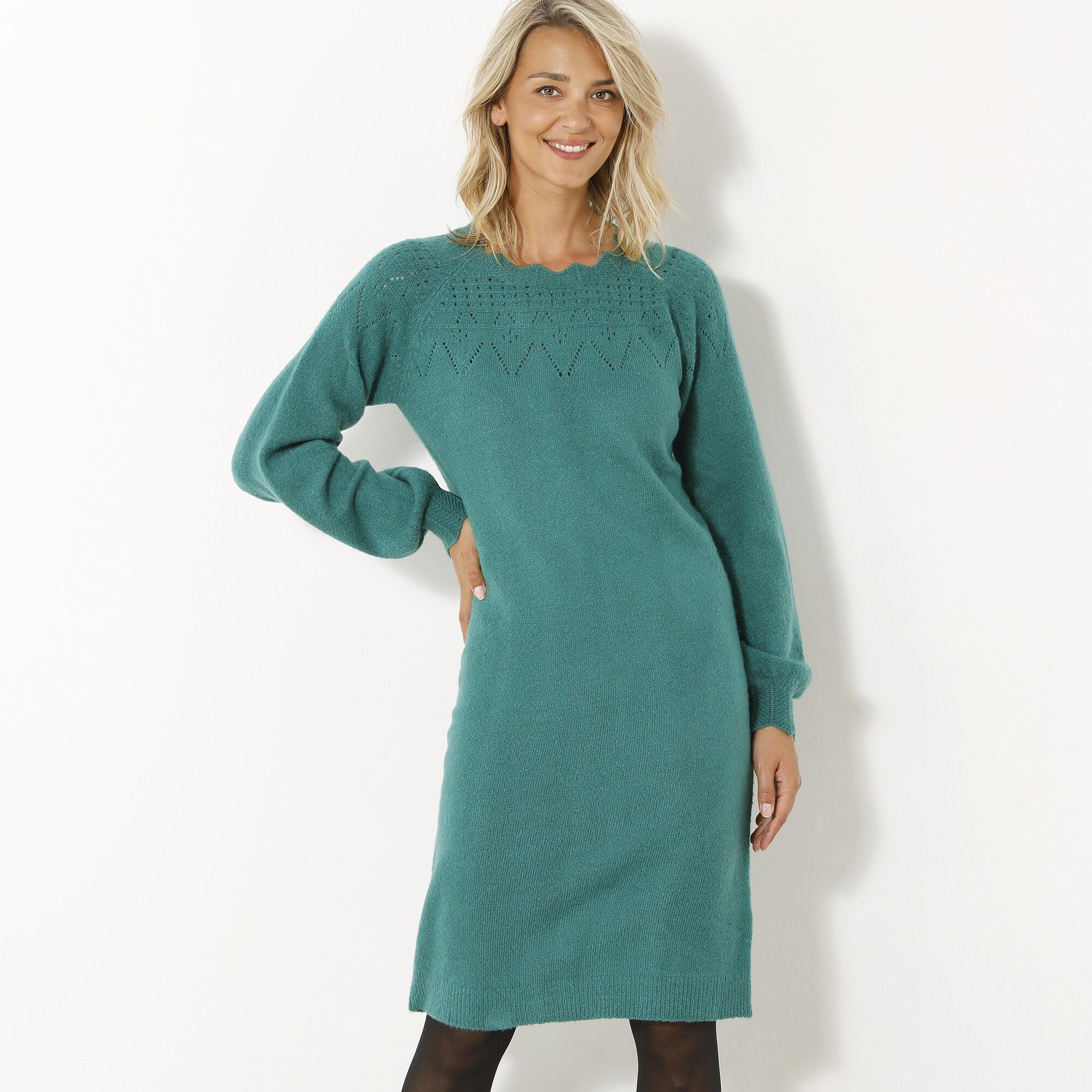Robe pull finition écailles, maille fantaisie
