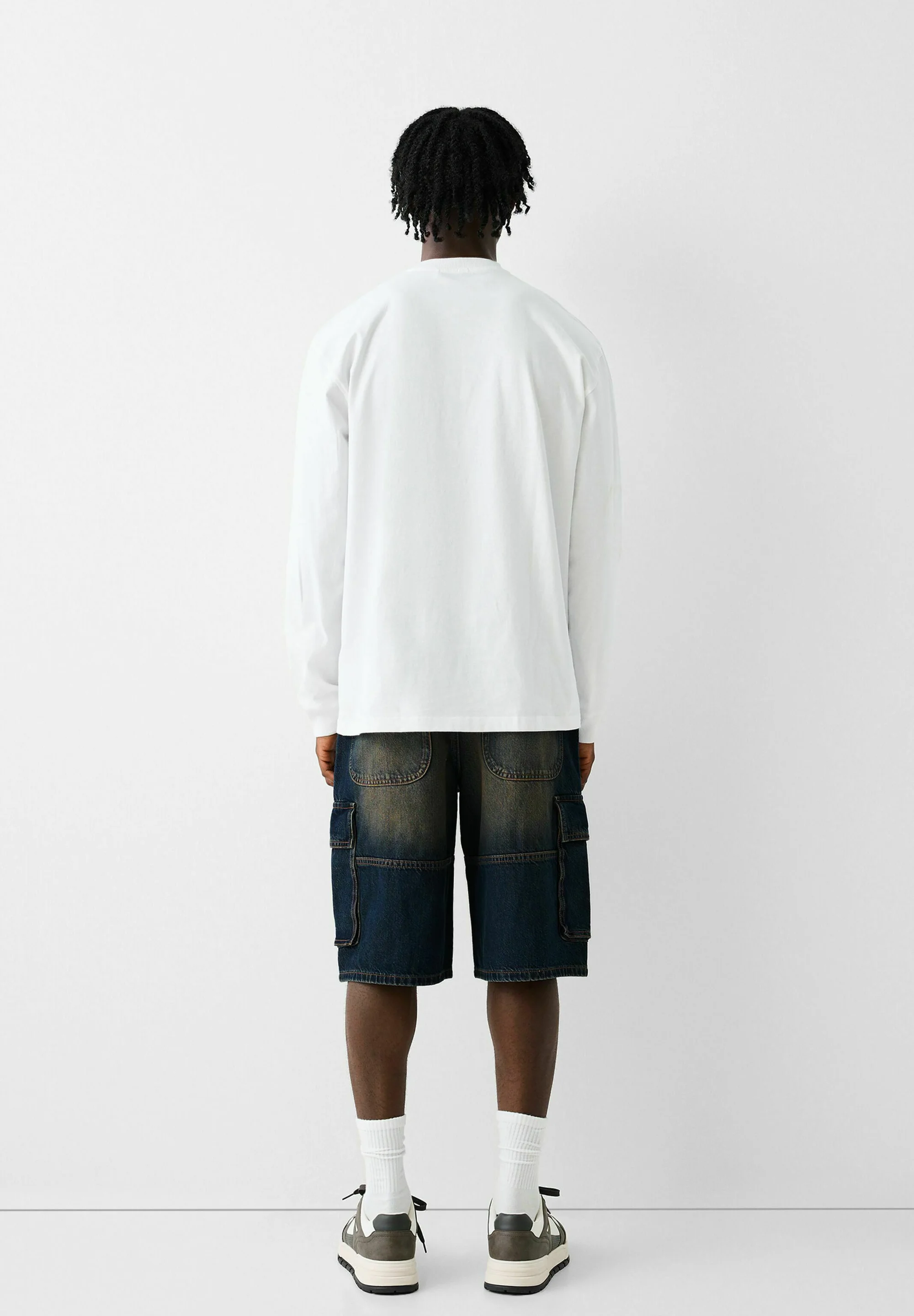 Bershka BAGGY - BERMUDA - Shorts vaqueros
