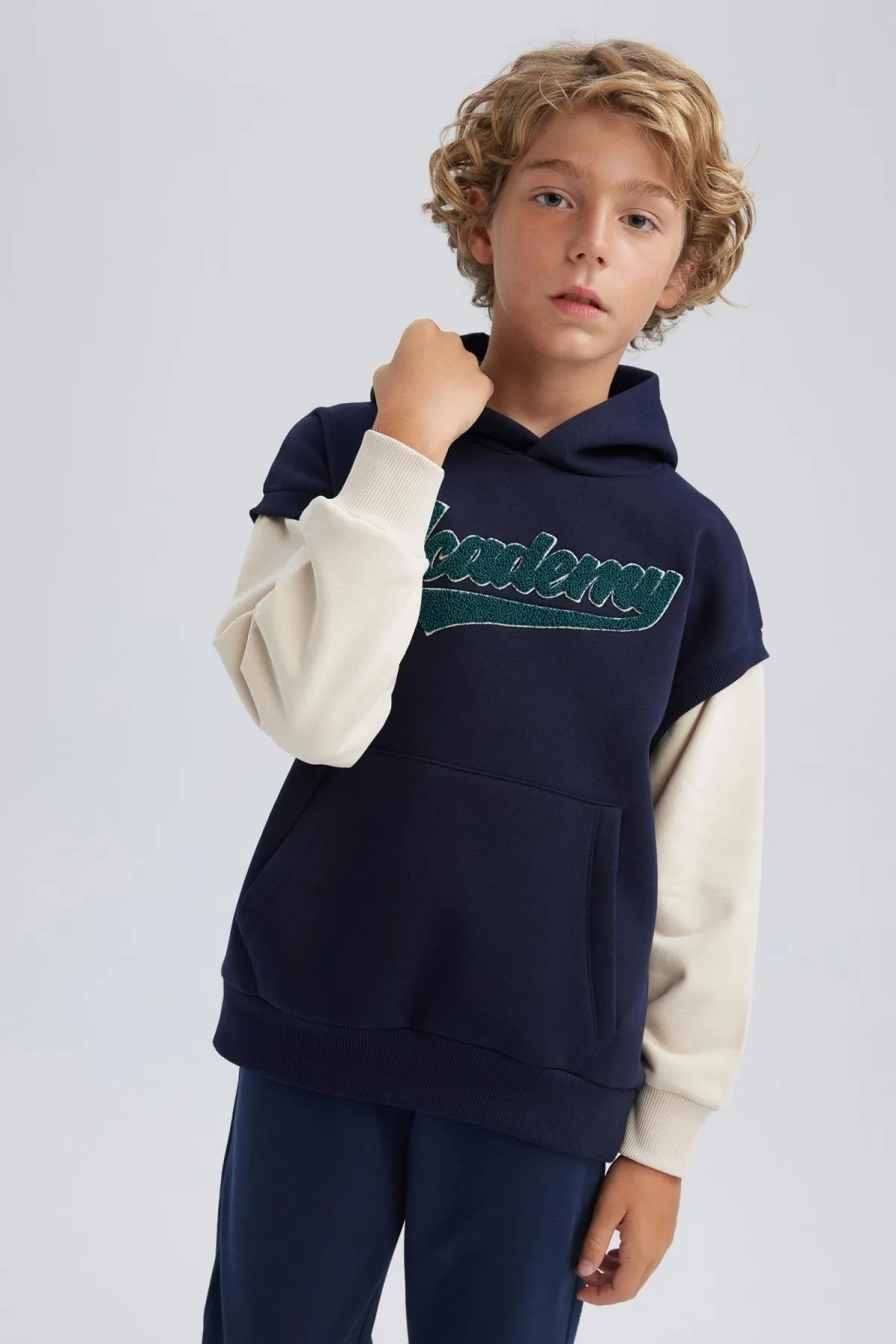 DeFacto  Dickes Sweatshirt mit Kapuze für Jungen in Oversize-Passform
