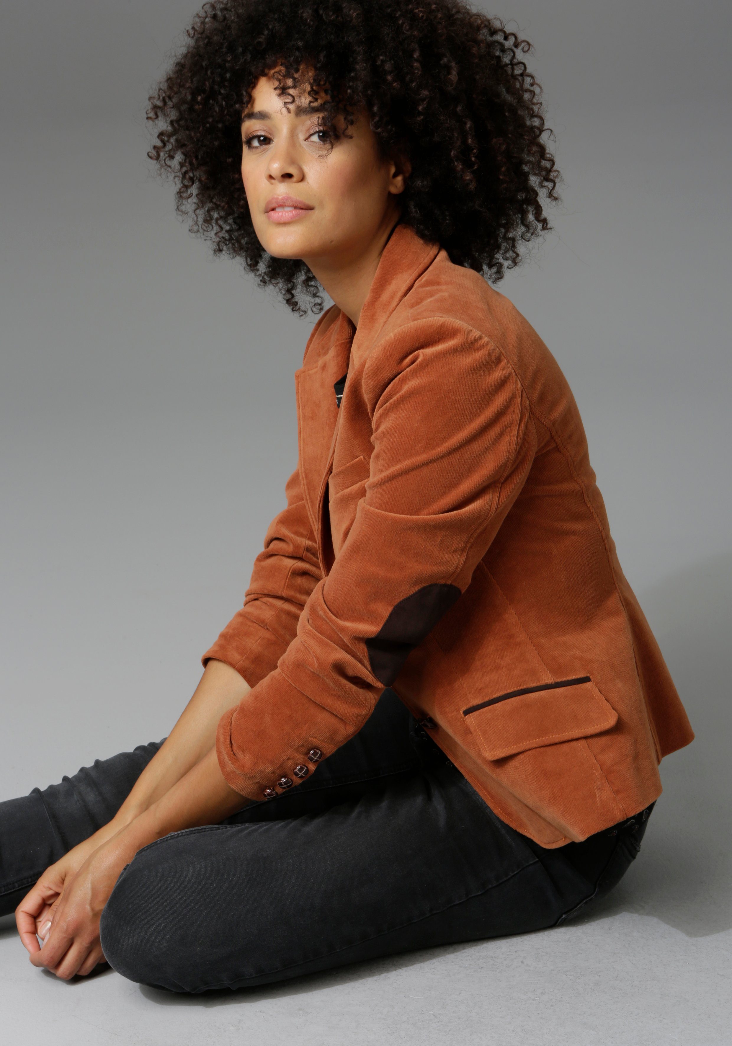 Aniston CASUAL Jackenblazer mit Lederimitat-Einfassungen und Ärmelpatches