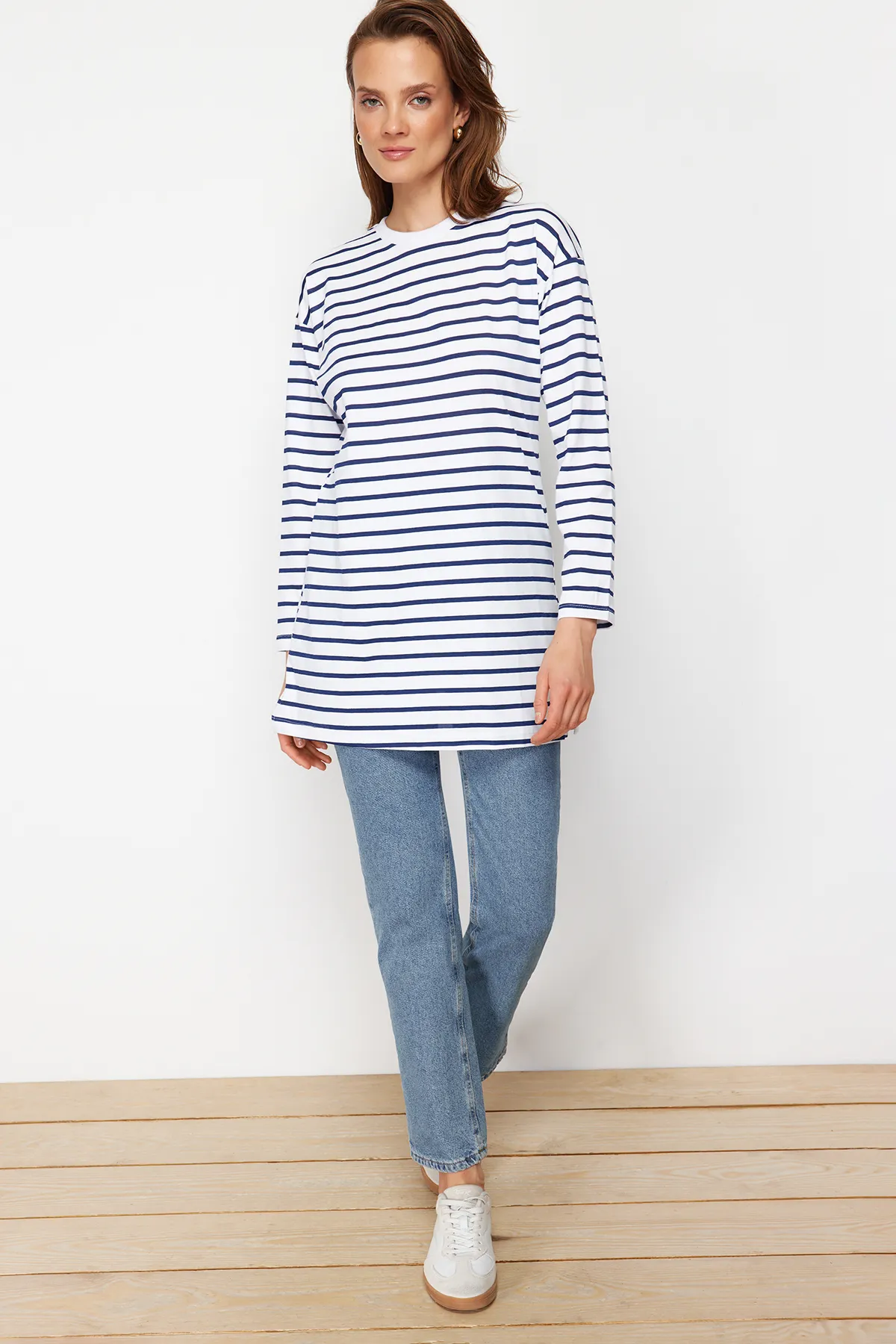 Trendyol Modest  Blau gestreifte Stricktunika TCTAW22UK0240