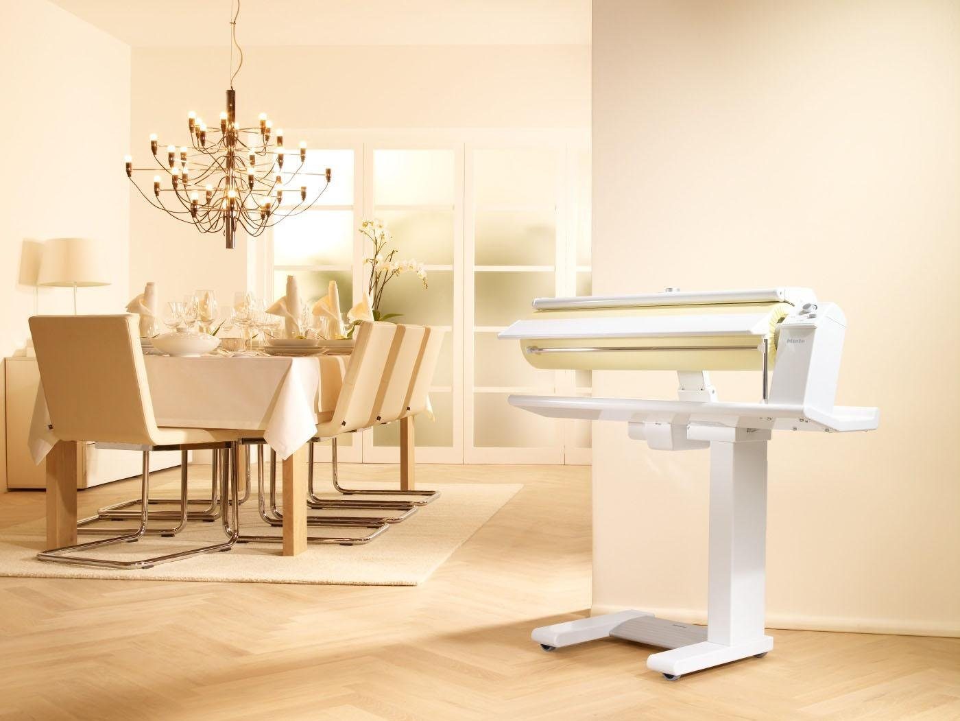Miele Bügelmaschine B 990, 3100 W, Walzenbügler