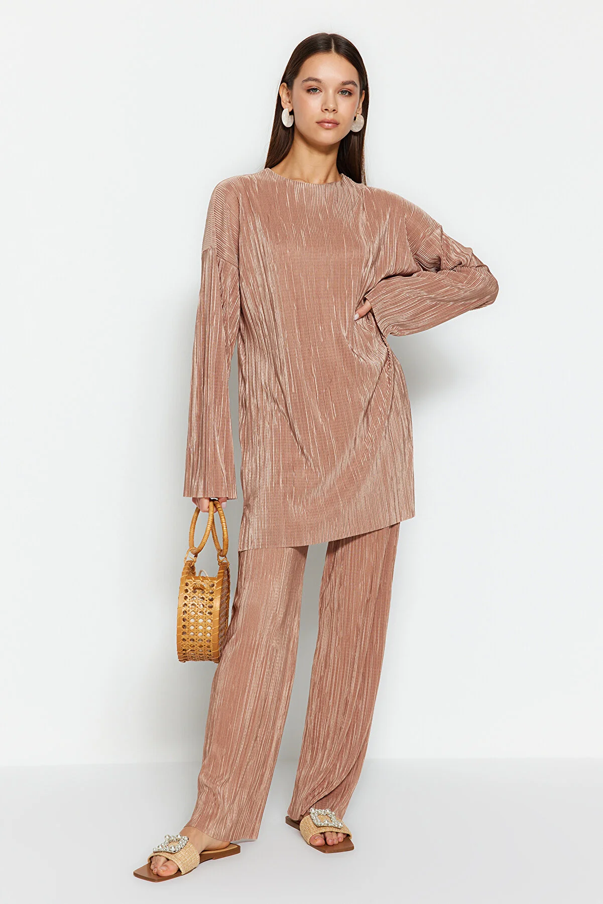 Trendyol Modest  Hellbraunes, plissiertes, gewebtes Oberteil-Unterteil-Set TCTSS24US00007