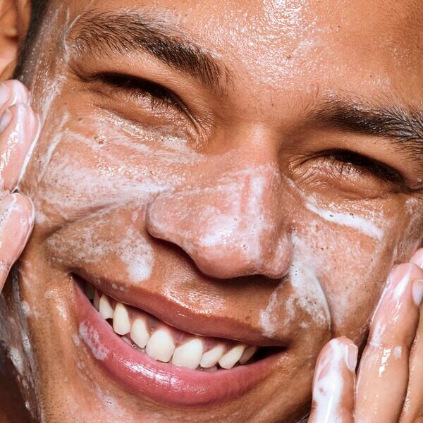 e.l.f. Skin Holy Hydration! Clean Freak Daily Cleanser 162ml