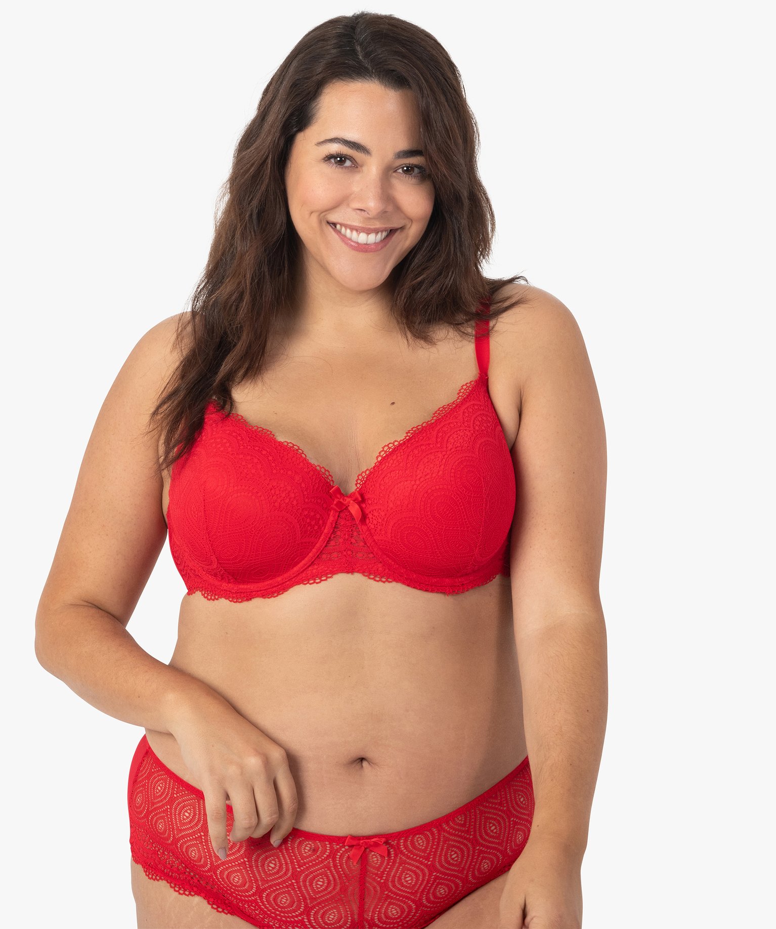 Soutien-gorge grande taille à armatures et coques fines rouge | GEMO