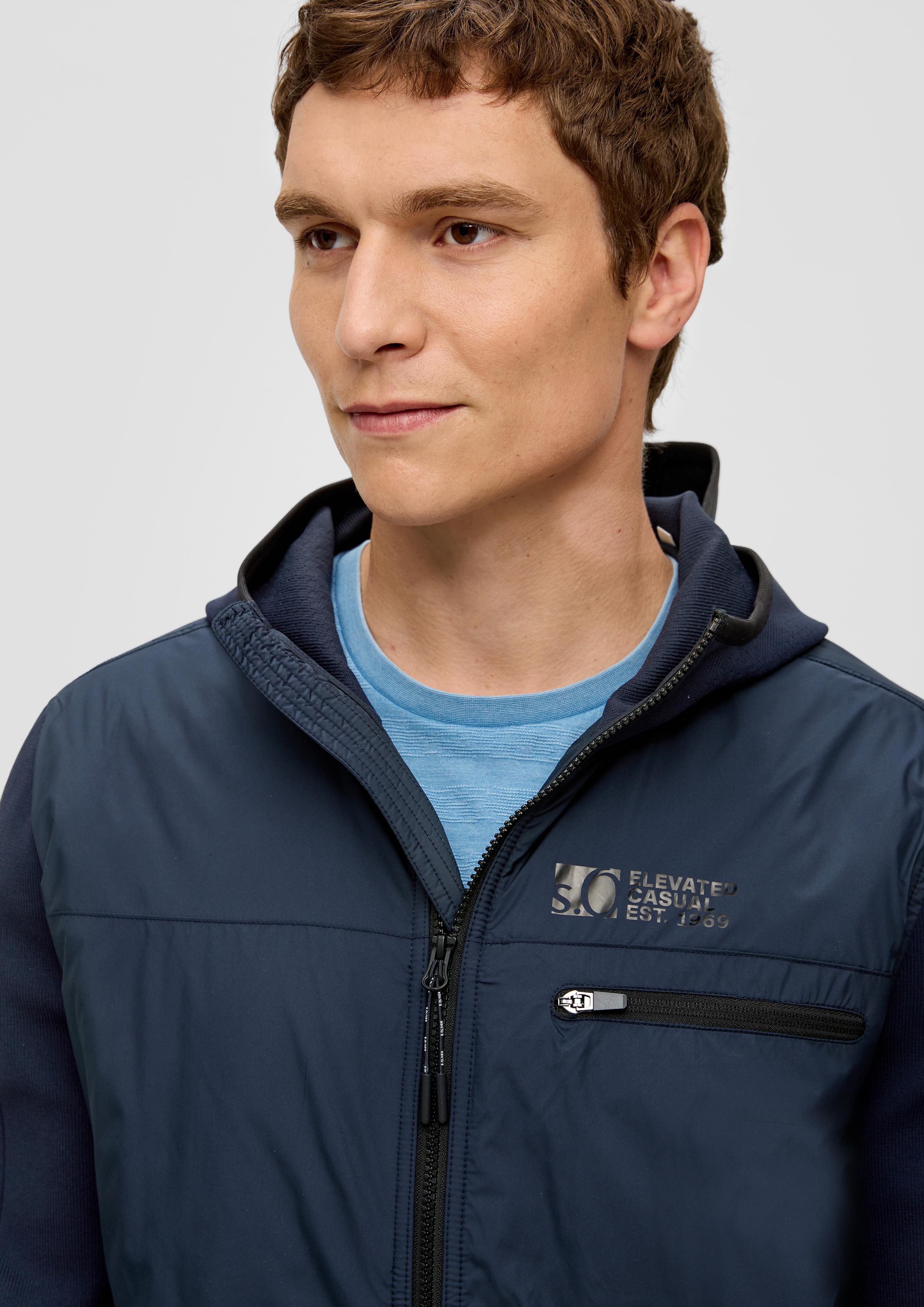 Nylonjacke mit gestrickten Ärmeln und Kapuze  2141270-5978