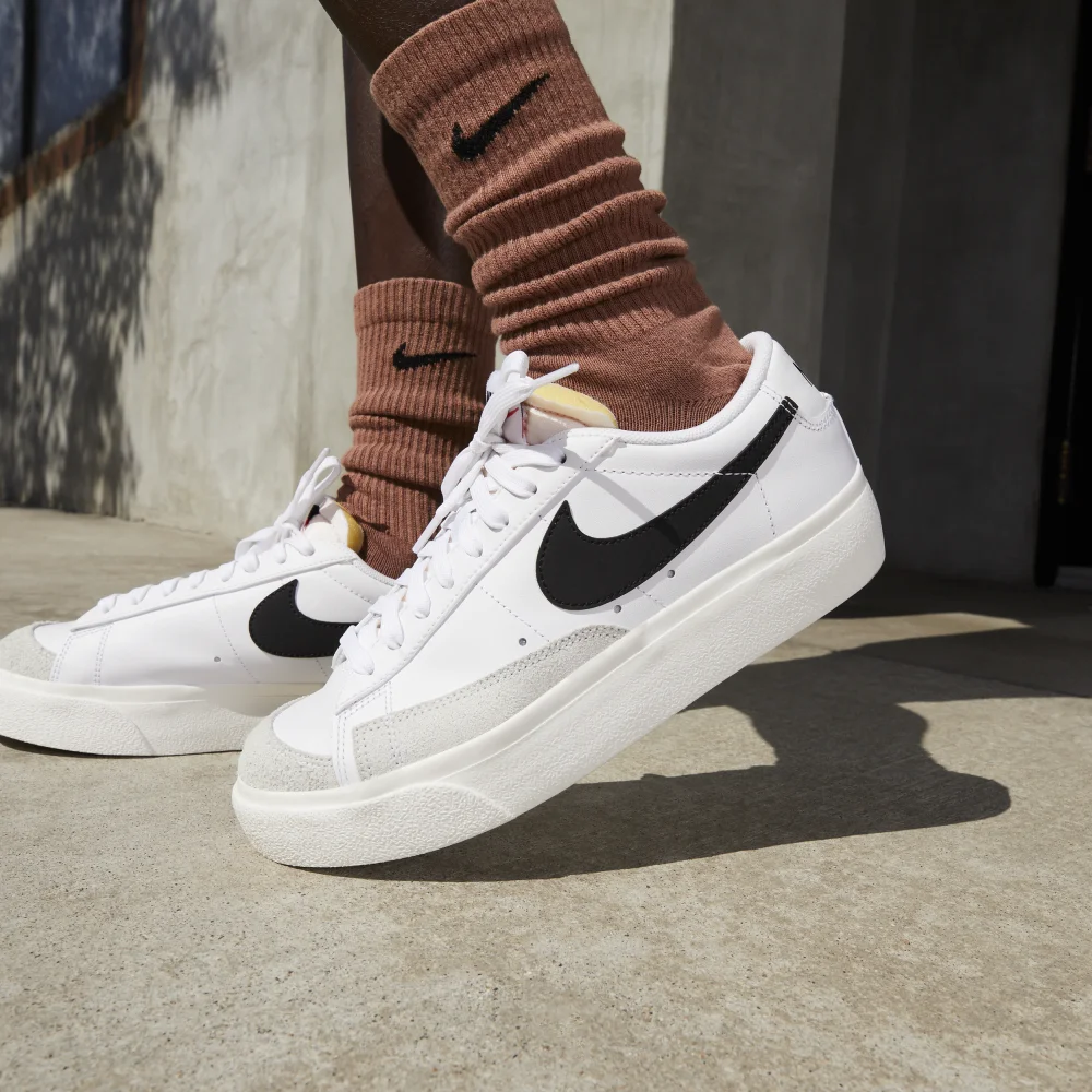 Nike Blazer Low Platform DJ0292-101 / weiss