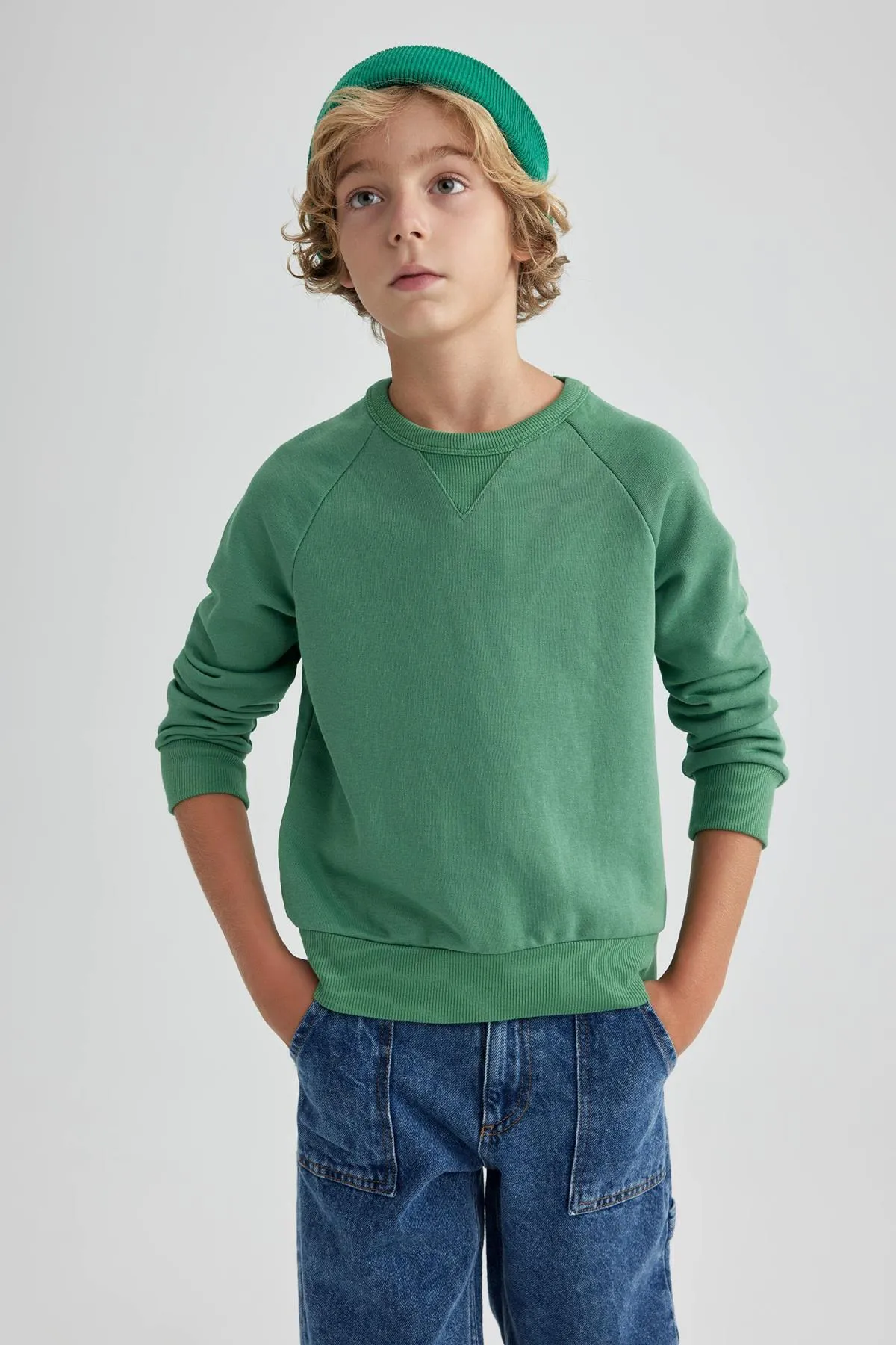 DeFacto  Dickes Sweatshirt mit normaler Passform und Rundhalsausschnitt für Jungen