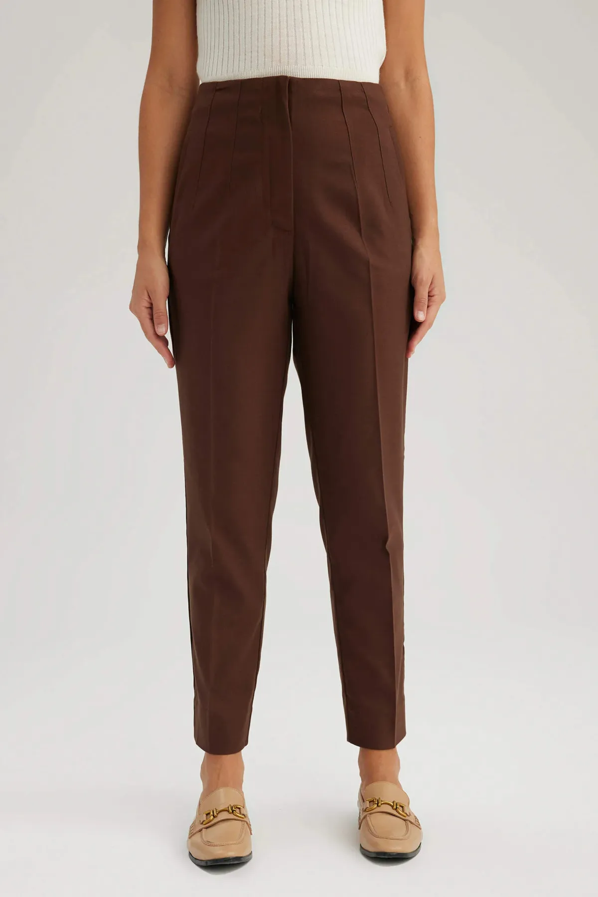 Laluvia  Braune Flottilla-Stoffhose mit hoher Taille vorne