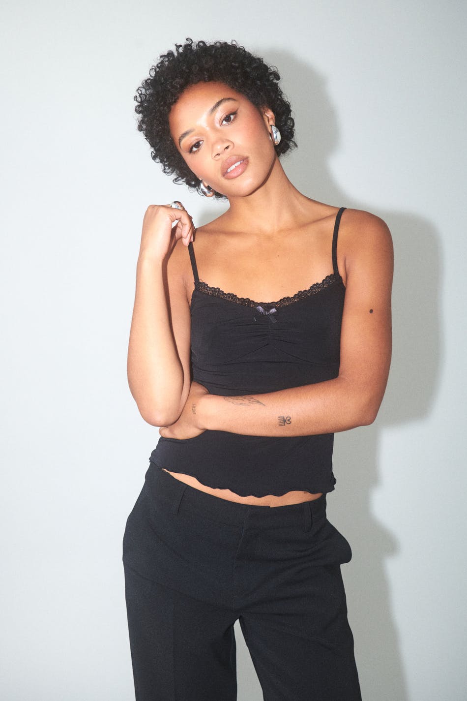 Lace trim bow singlet