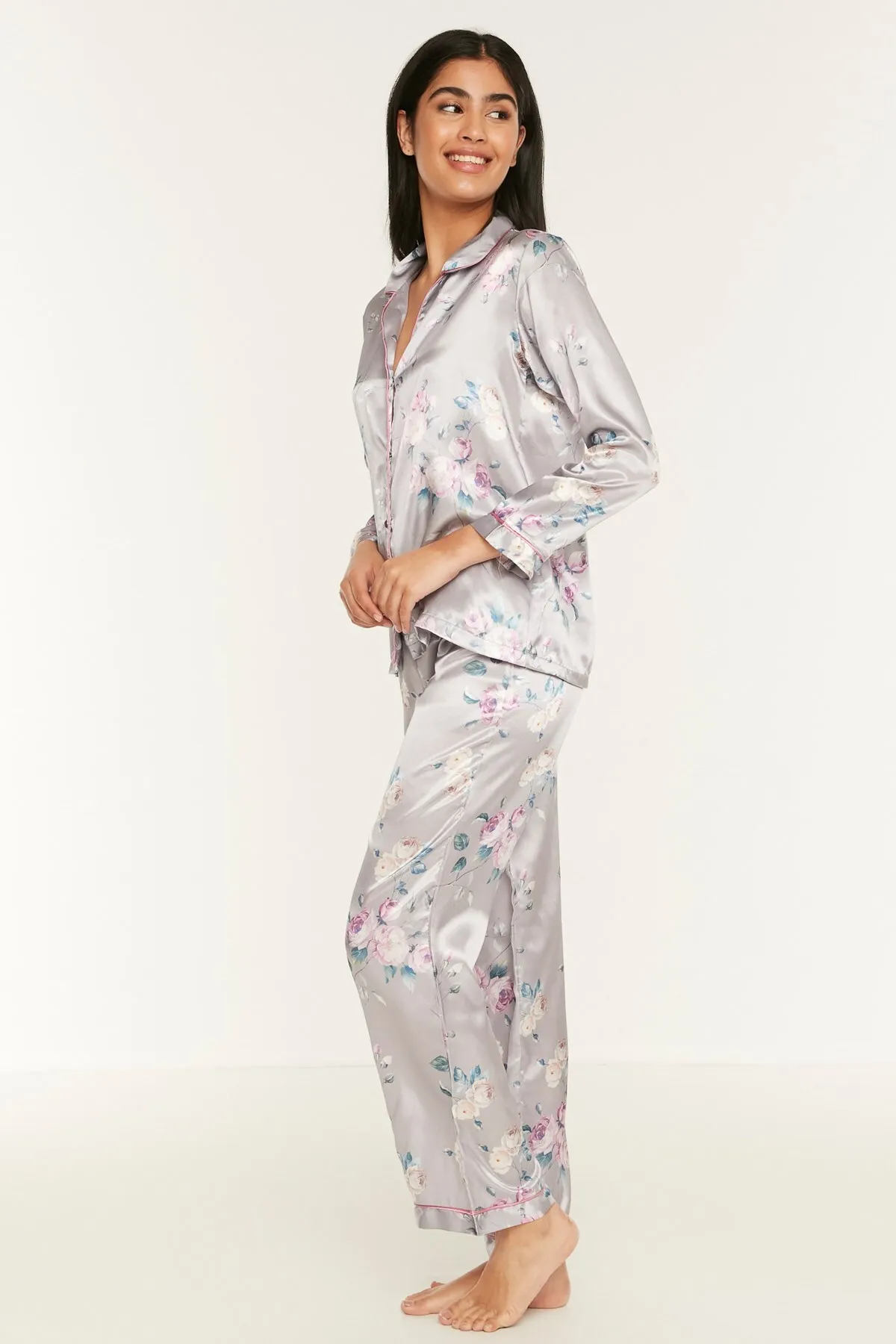 C&City  Gemustertes 7-teiliges Satin-Pyjama-Set 9550 Grau