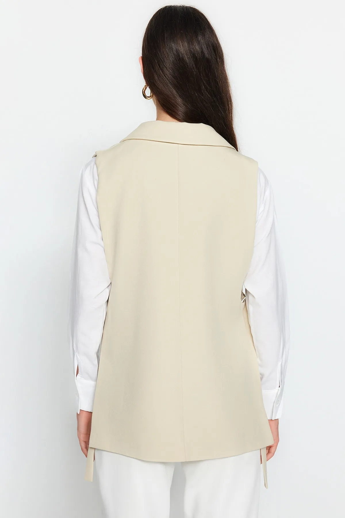 Trendyol Collection  Beige taillierte gewebte Weste TWOAW23YE00032