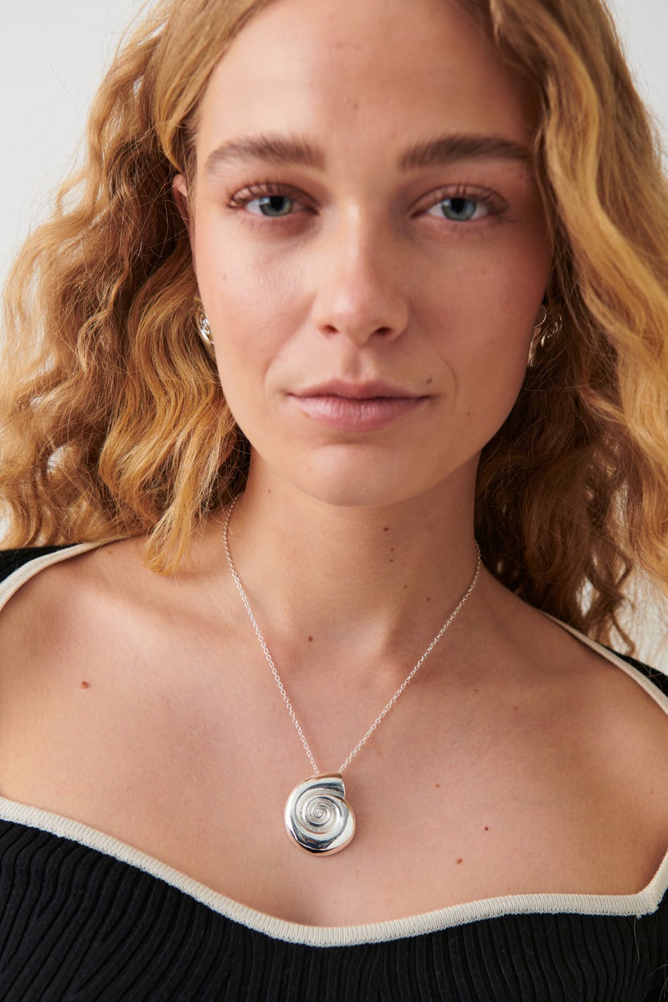 Sea shell necklace