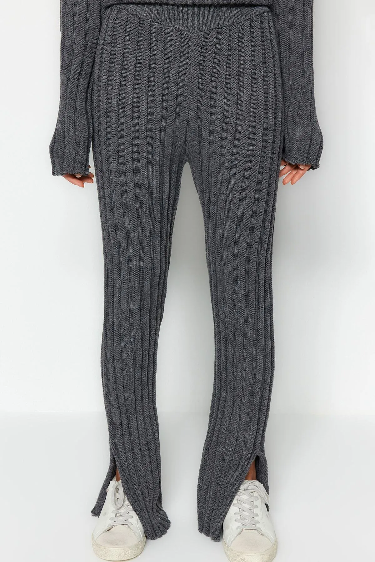 Trendyol Collection  Anthrazitfarbenes Strickoberteil- und Unterteil-Set TWOAW24AU00134