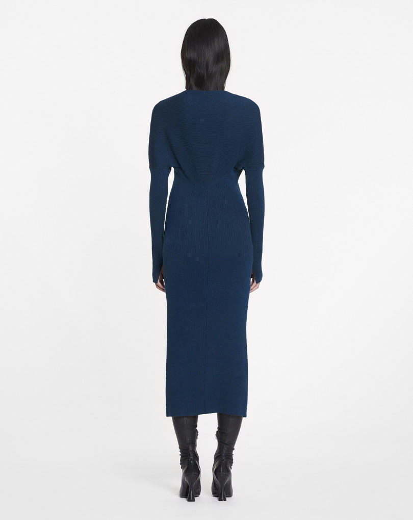 ROBE LONGUE DÉCOLLETÉE EN MAILLE