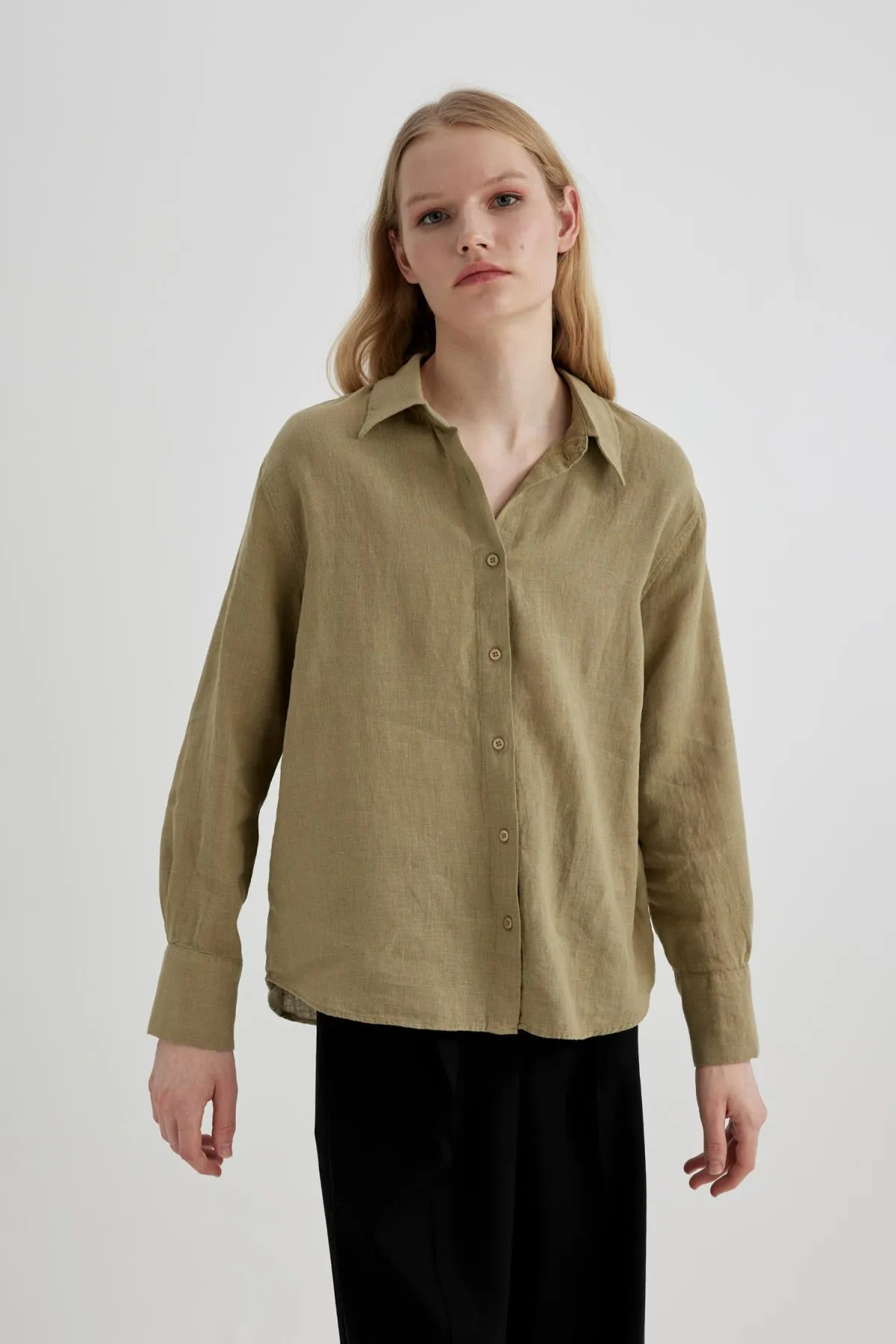 DeFacto  Langarmhemd aus 100 % Leinen im Oversize-Schnitt Z6638az24sp