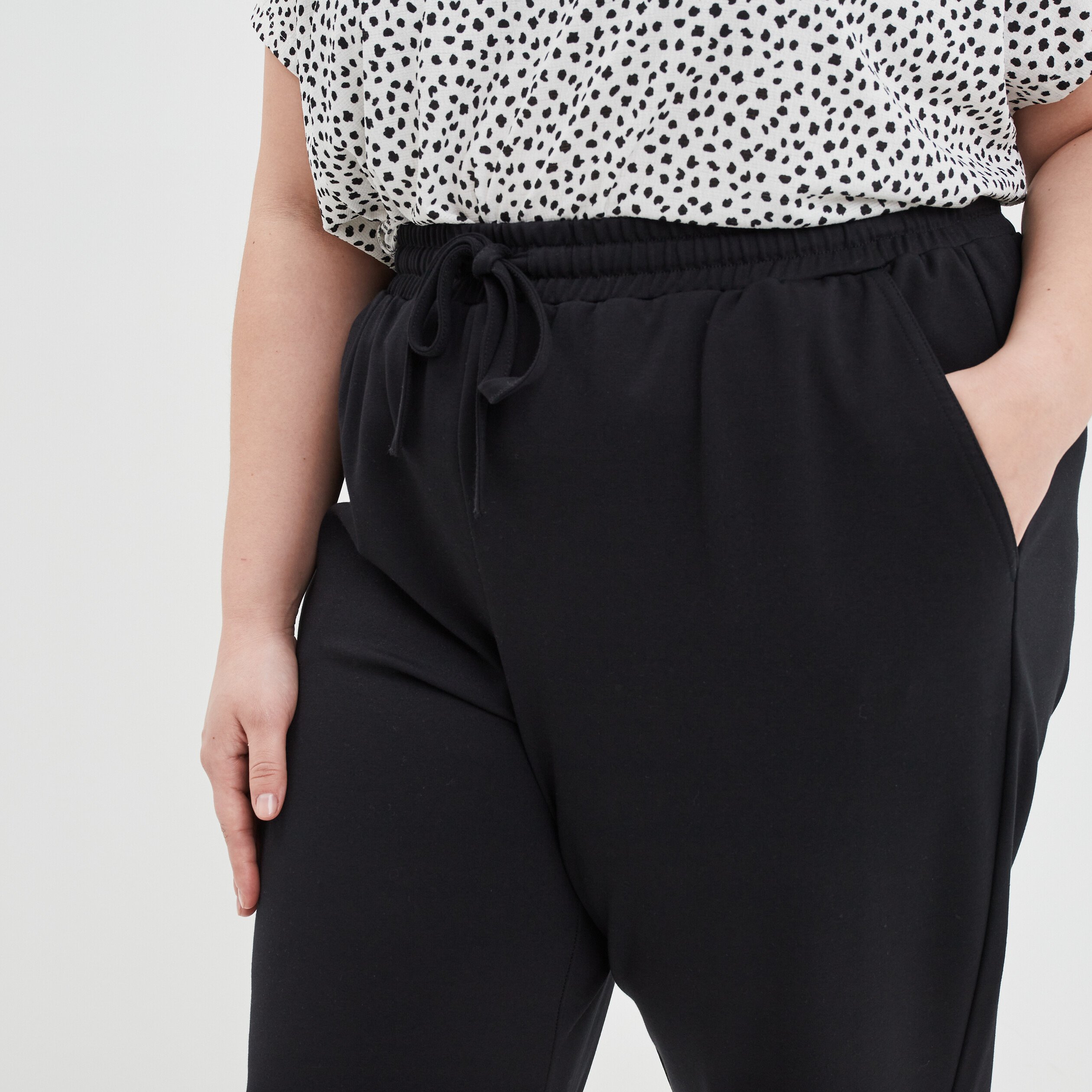 Pantalon de jogging taille élastiquée noir femme grande taille | La Halle