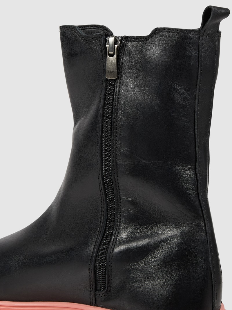 Lederboots mit Plateausohle in schwarz