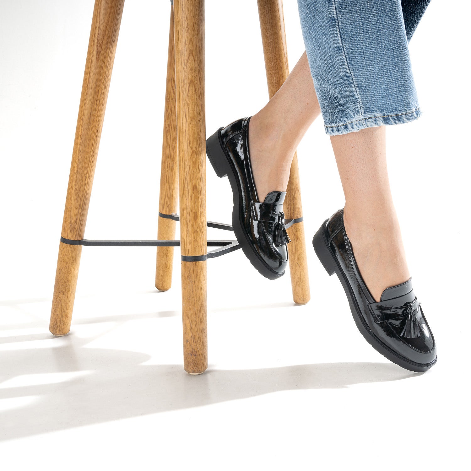 Mocassin noir vernis à pompons