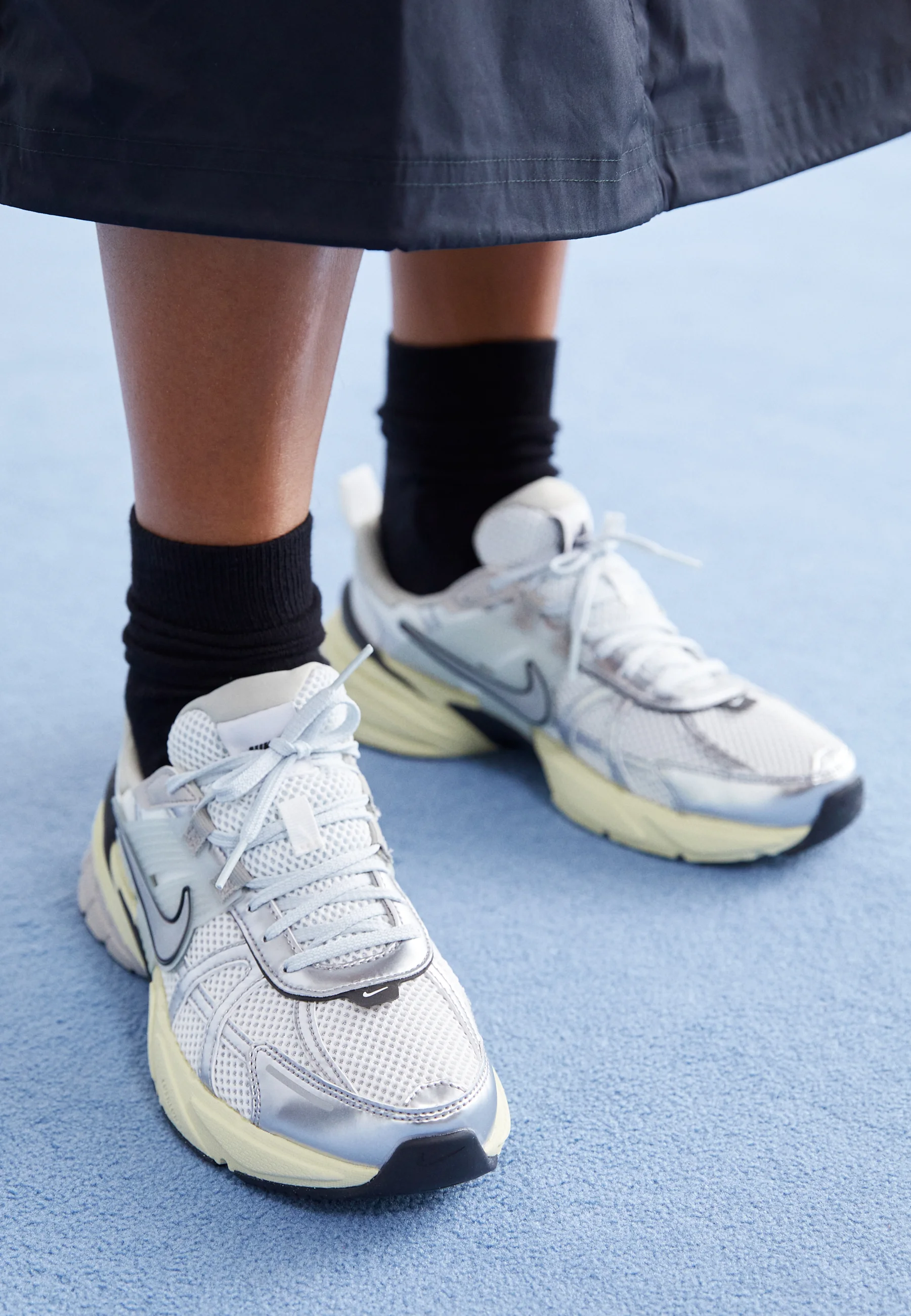 Nike Sportswear V2K RUN - Zapatillas bajas