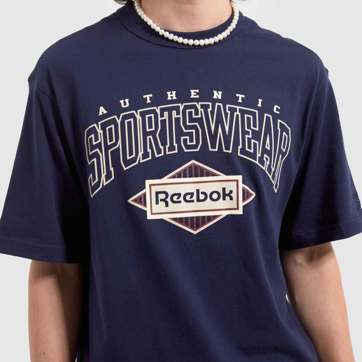 Reebok – Klassisk t-shirt i marinblått